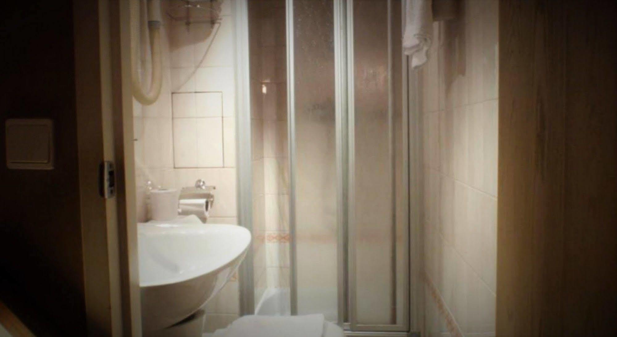 Hotel Du Maine 2*
