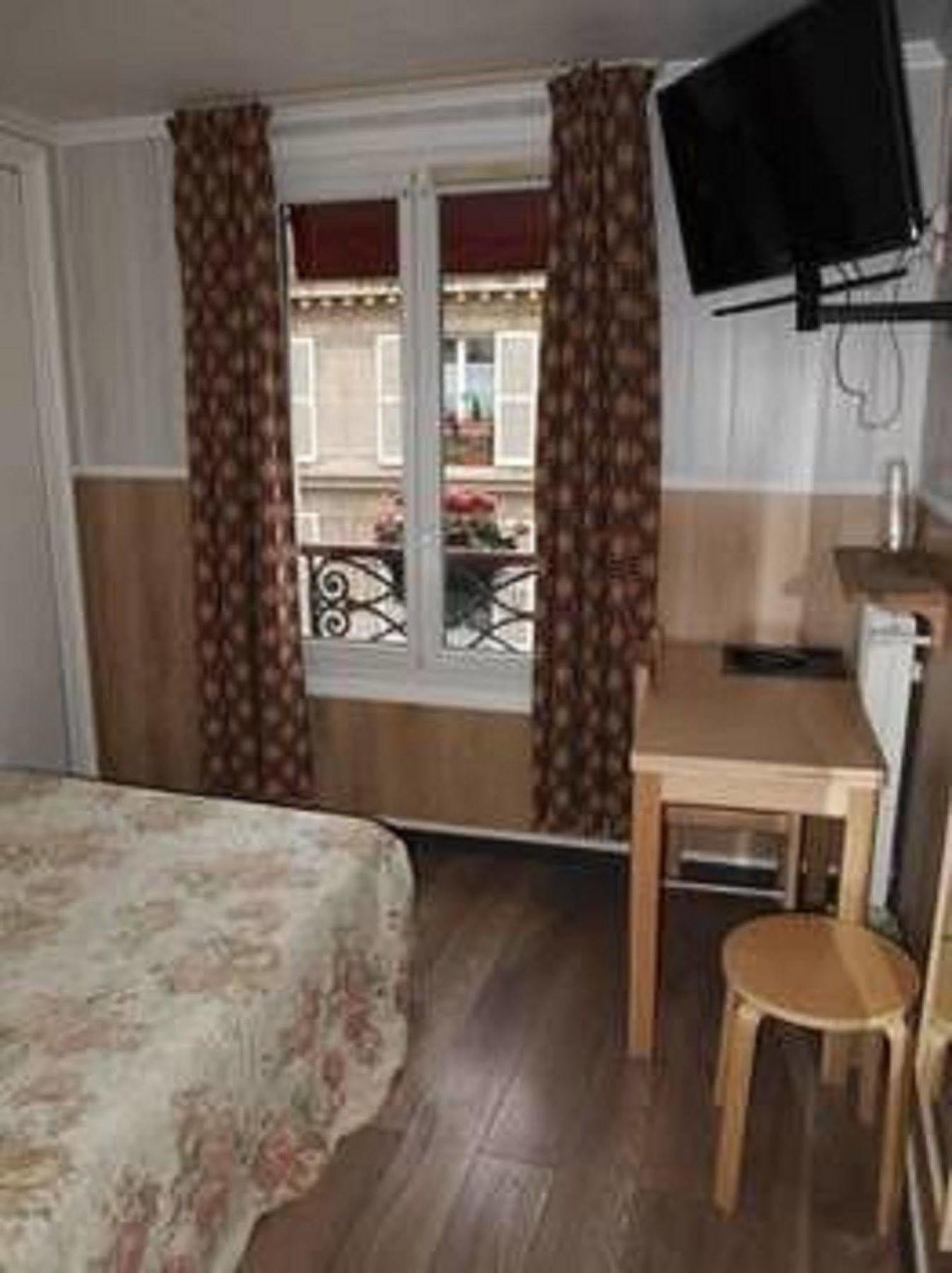 Fiat Hotel Paris