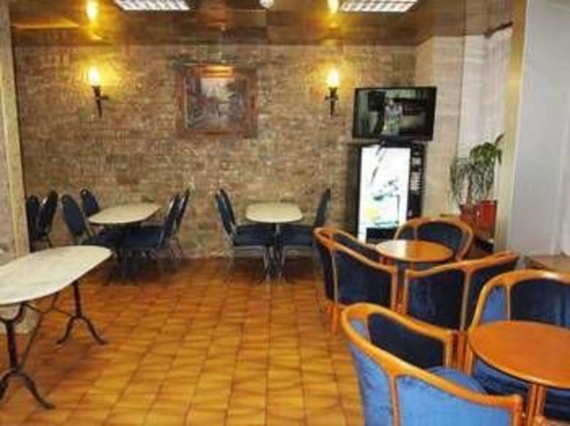 Fiat Hotel