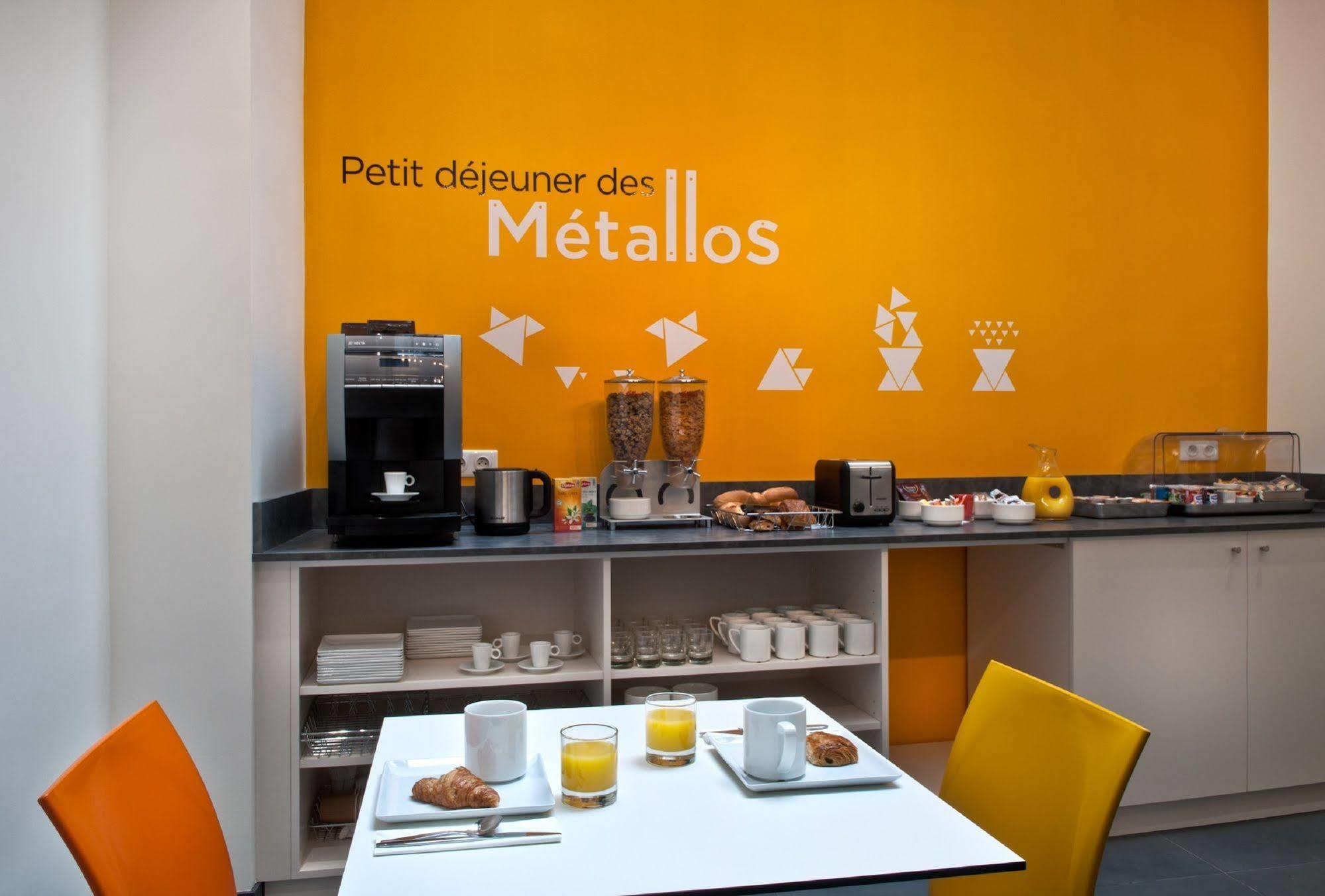 Hotel Des Metallos 3*