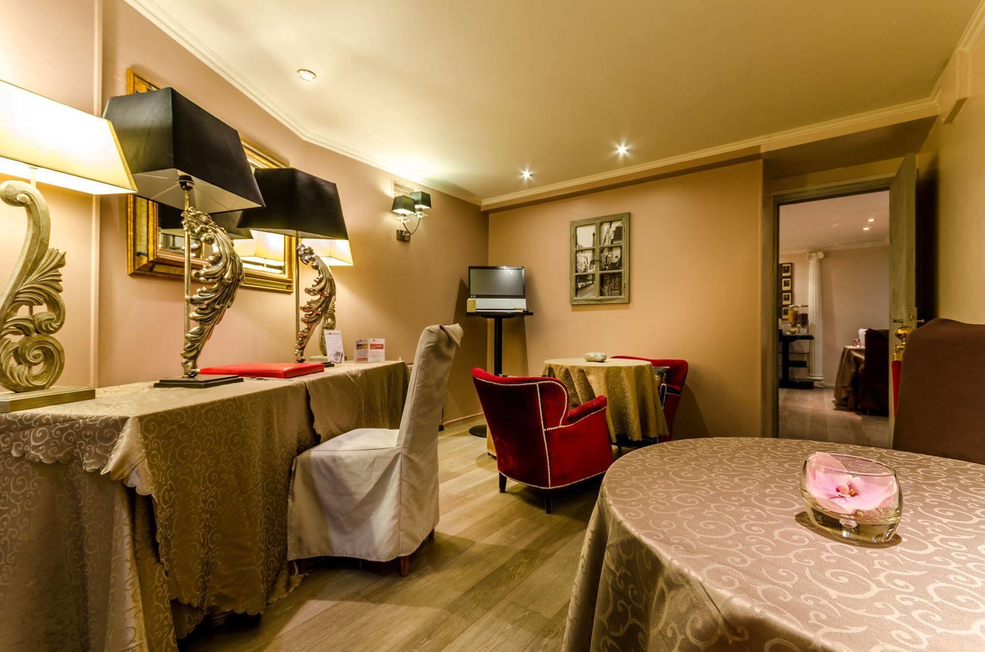 Riviera 3* Paris