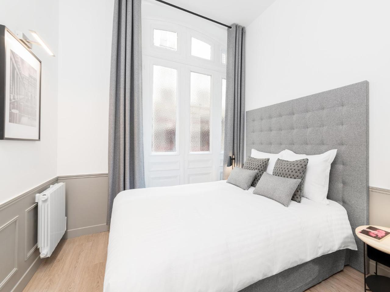 Livinparis - Luxury 3 & 4 Bedrooms Montmartre I * Paris