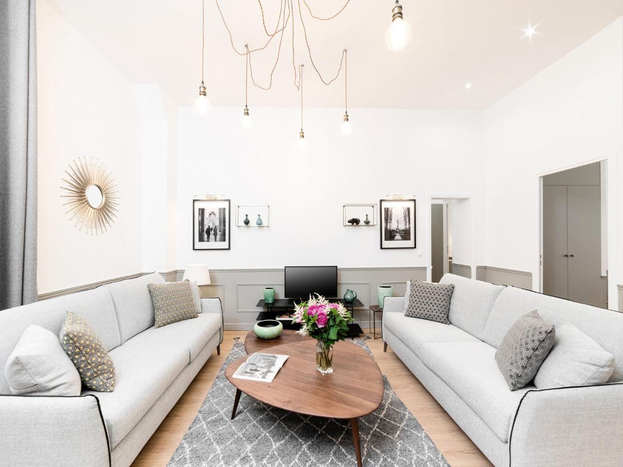Apartment Livinparis - Luxury 3 & 4 Bedrooms Montmartre I Paris