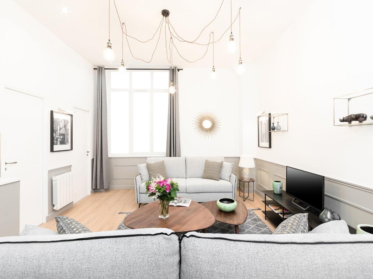 Livinparis - Luxury 3 & 4 Bedrooms Montmartre I Apartment