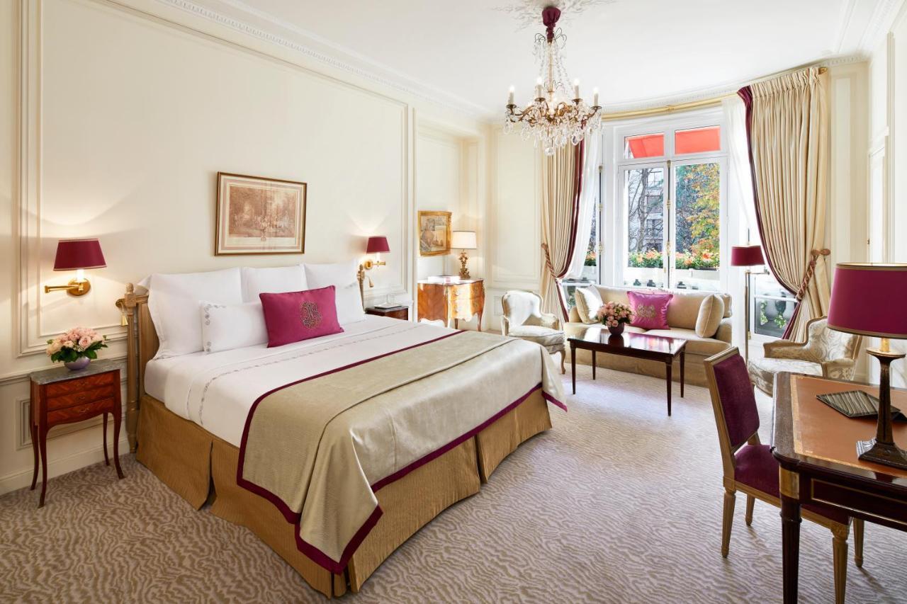 Plaza Athénée - Dorchester Collection Hotel Paris