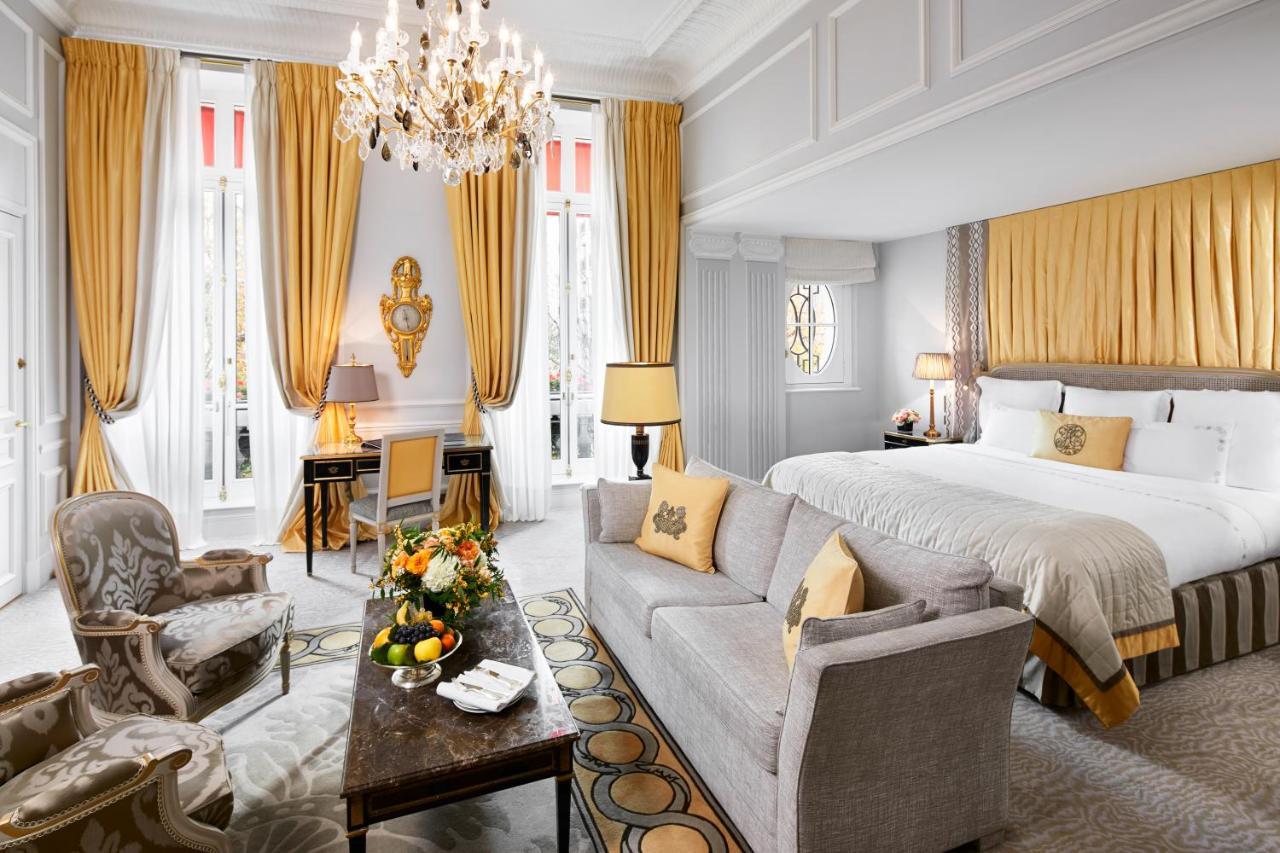 Plaza Athénée - Dorchester Collection Hotel Paris