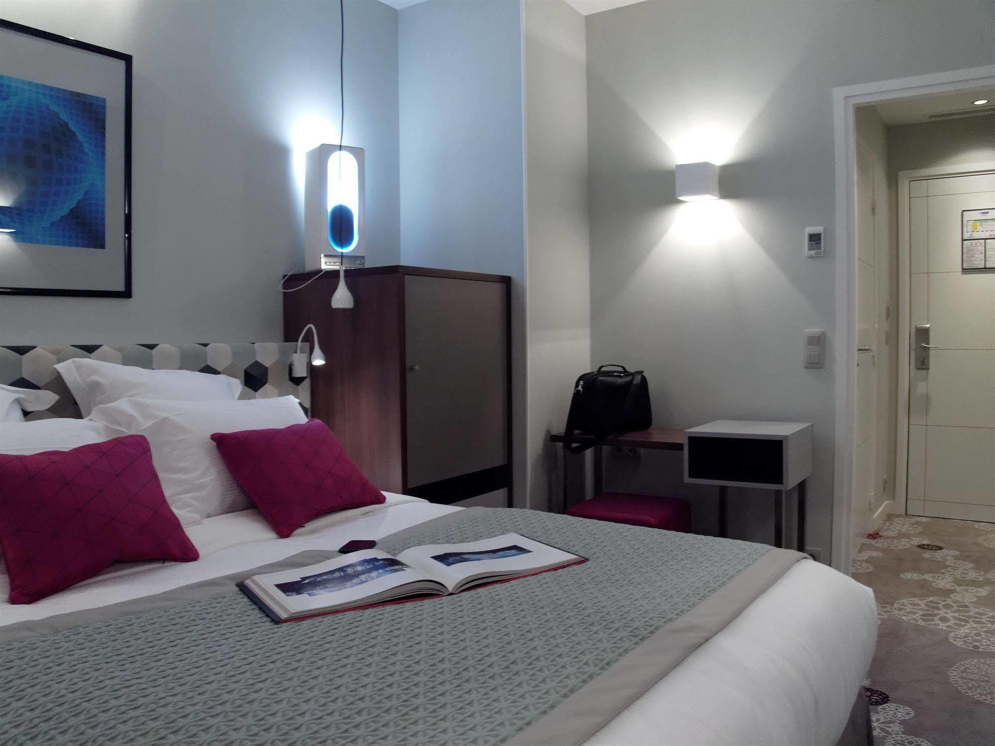 Hotel Le Mareuil Paris