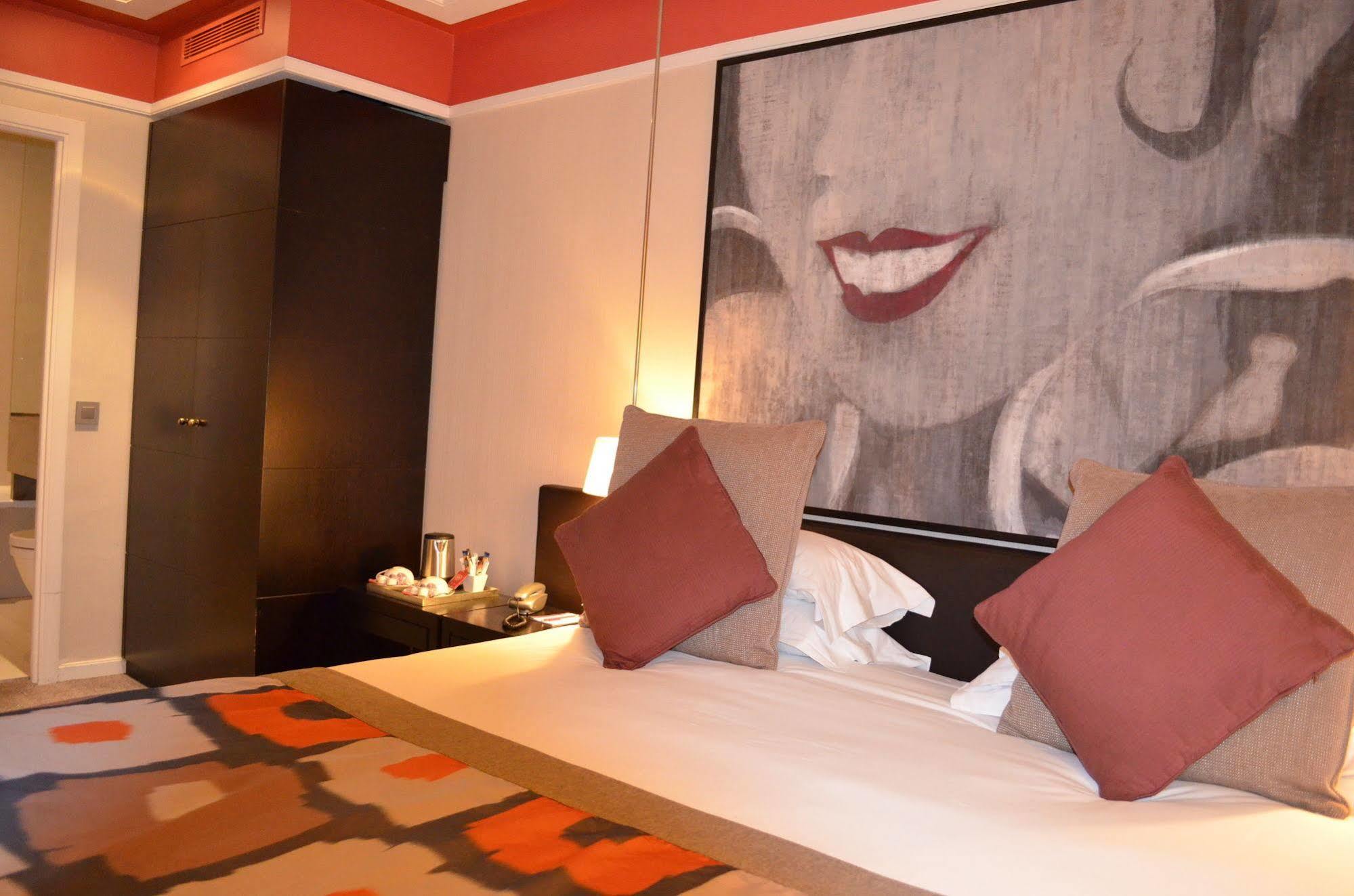 Hotel Chaplain Rive Gauche 4*