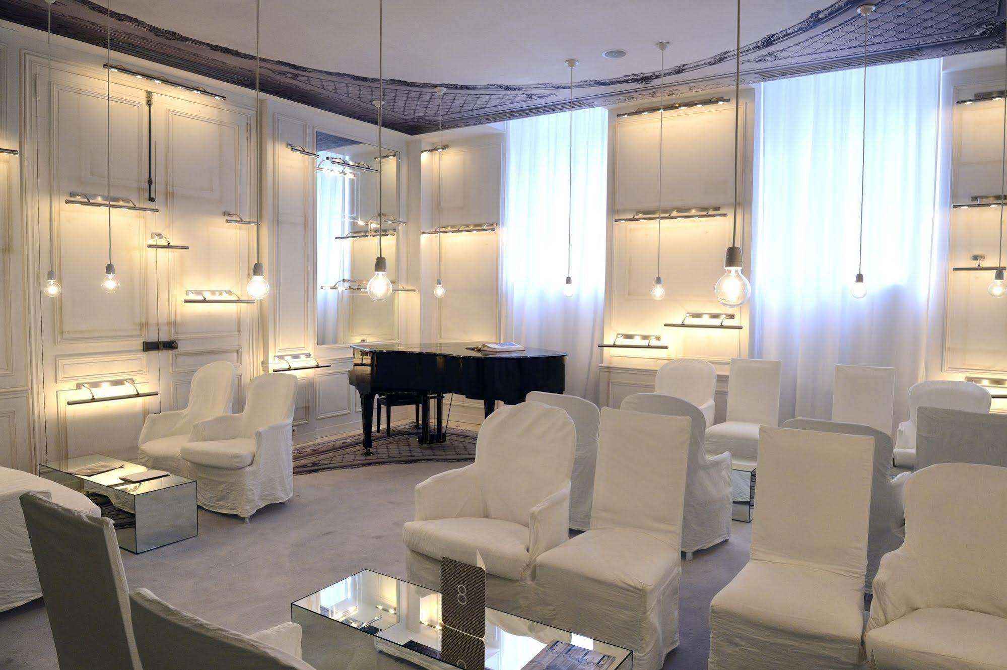 Hotel La Maison Champs Elysees Paris