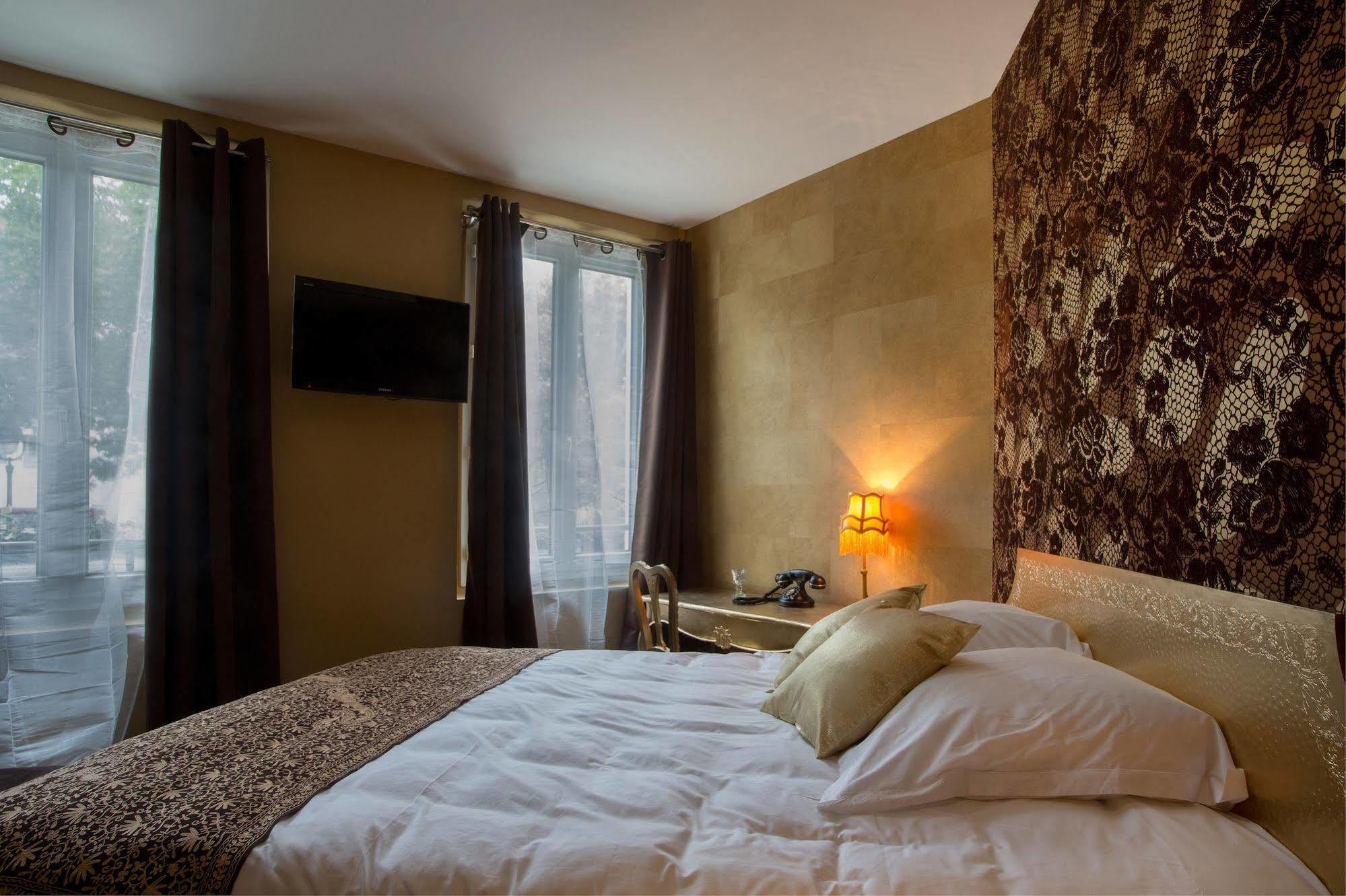 Hotel La & Paris