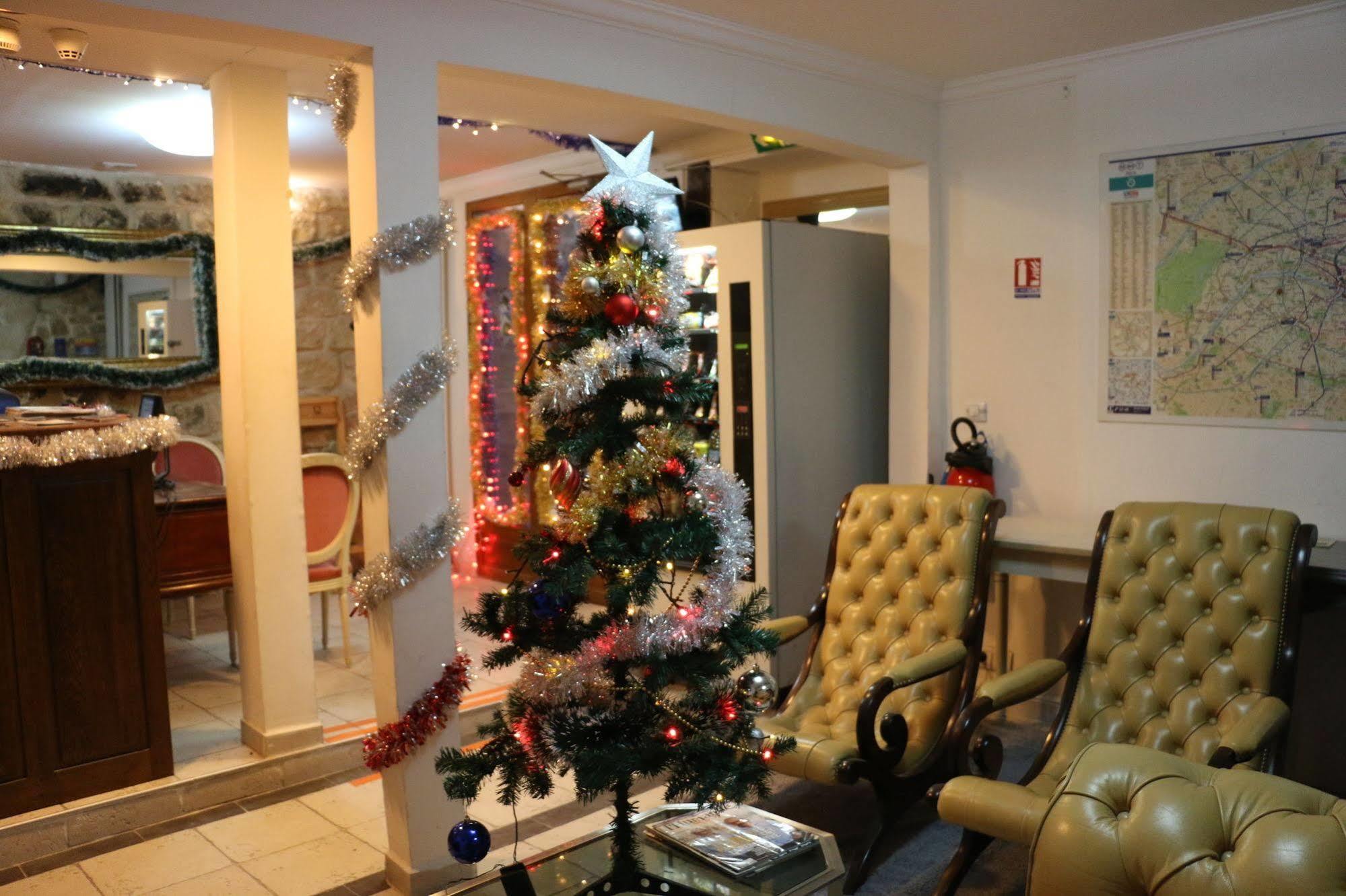 Hotel Grand De Clermont 2*