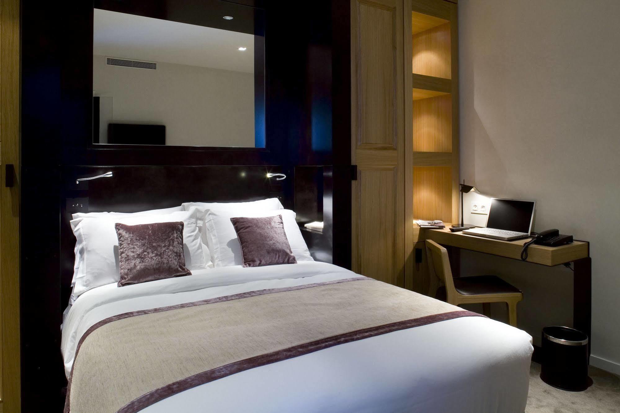 Marceau Champs-elysées Hotel 3*
