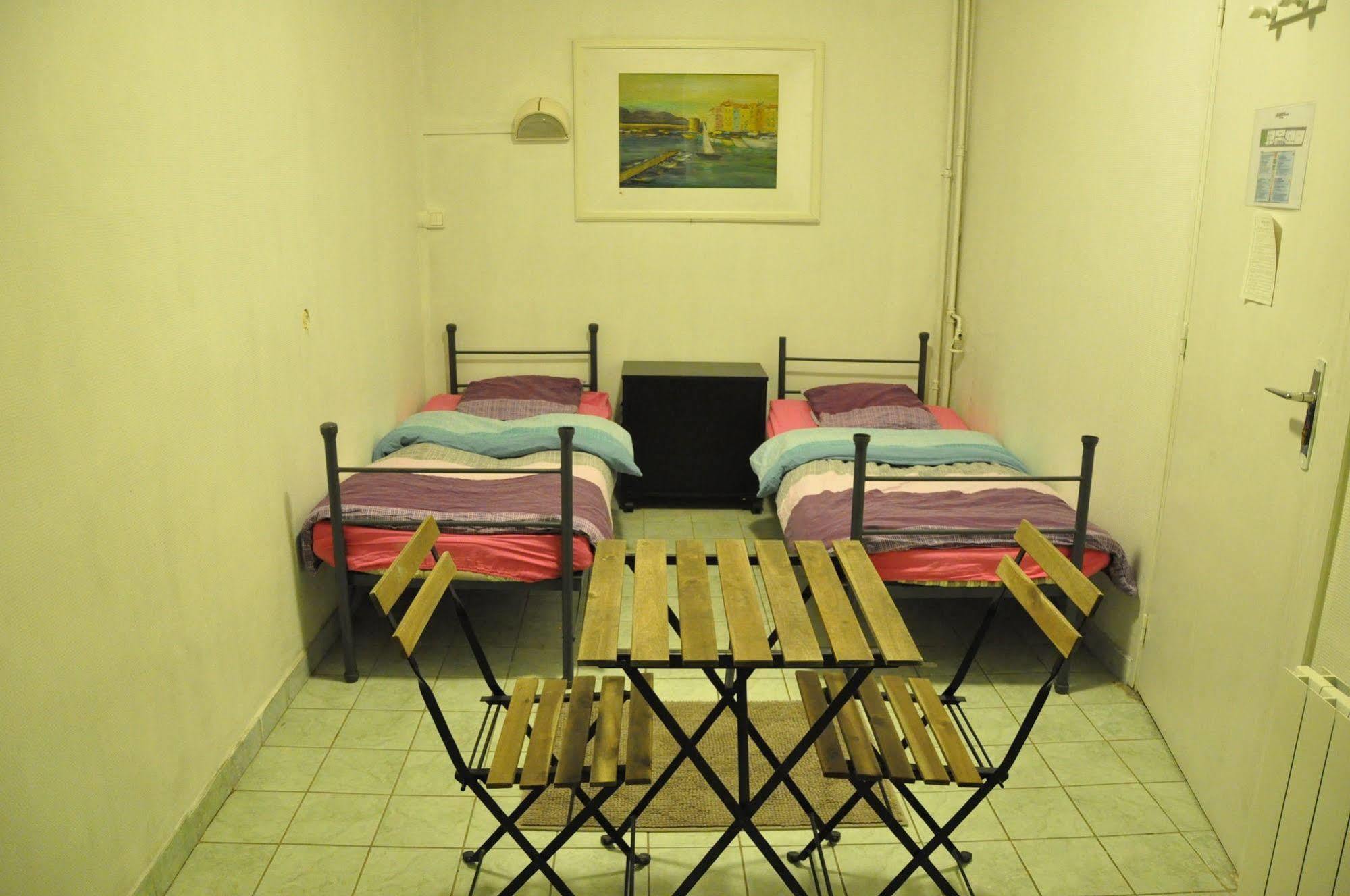 Le Globe Hostel