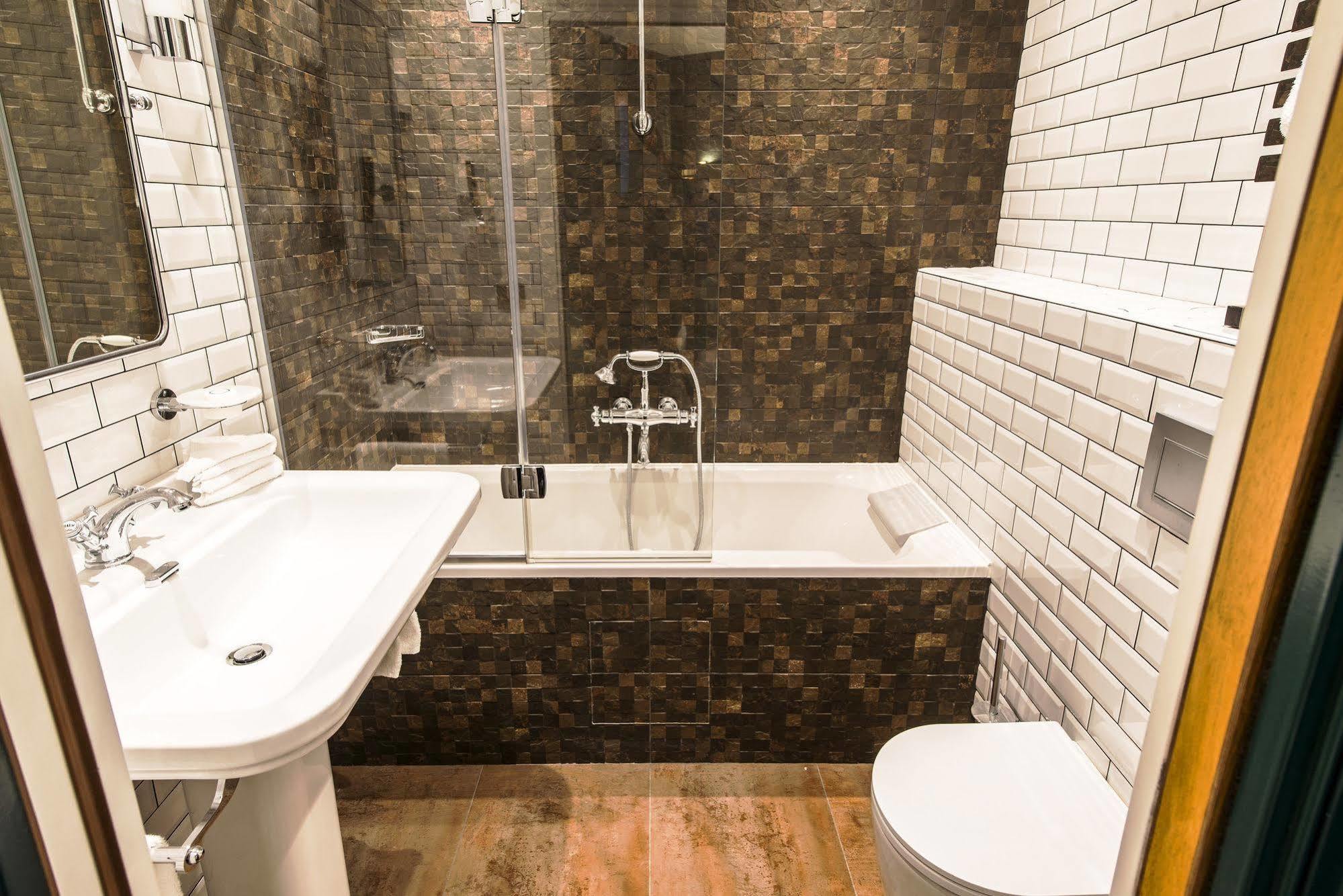 Whistler Hotel 4*