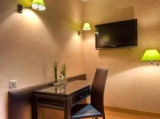 Claude Bernard Saint-germain 3* Paris
