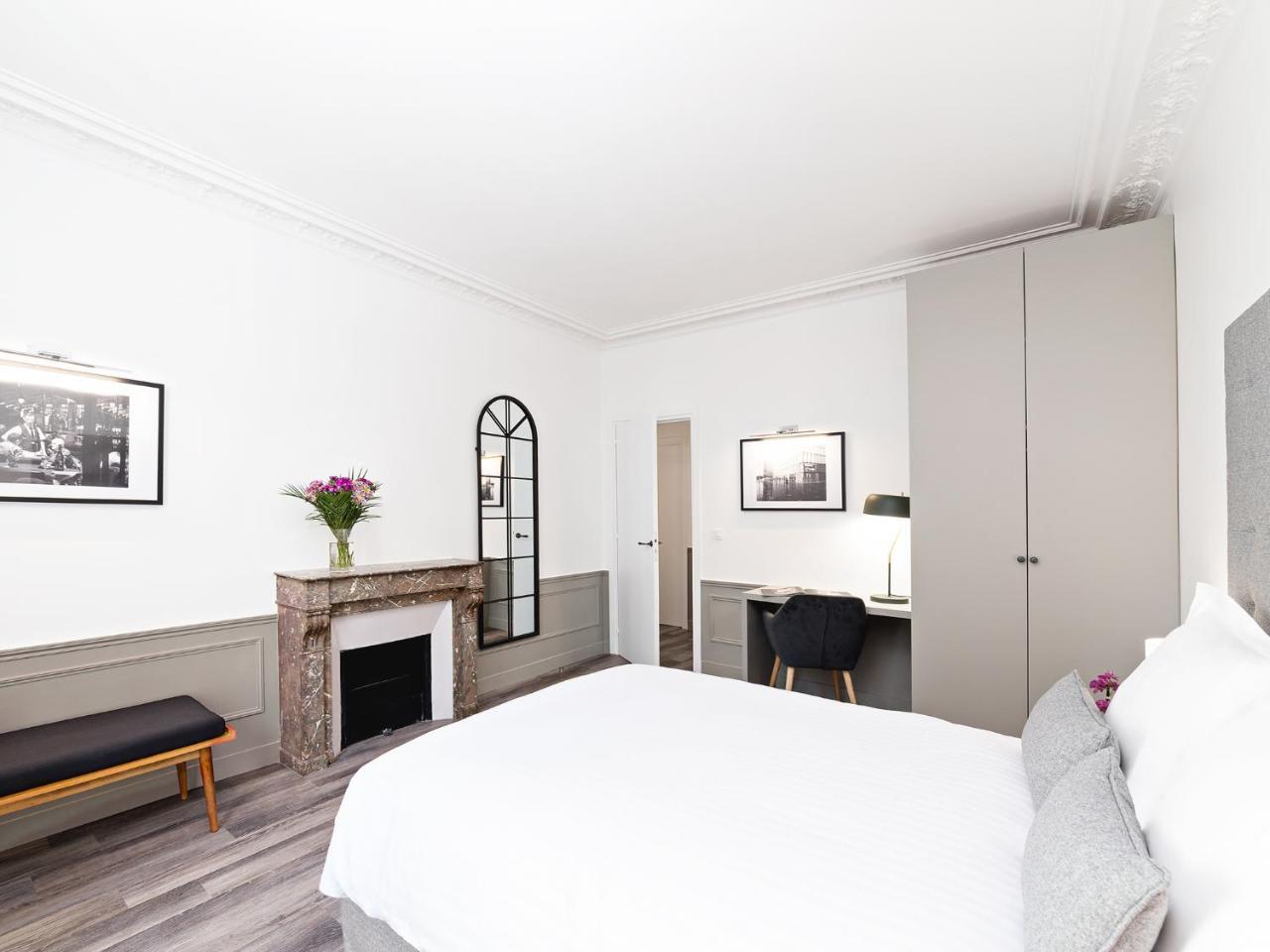 Livinparis - Luxury 3 & 4 Bedrooms Montmartre I Apartment Paris