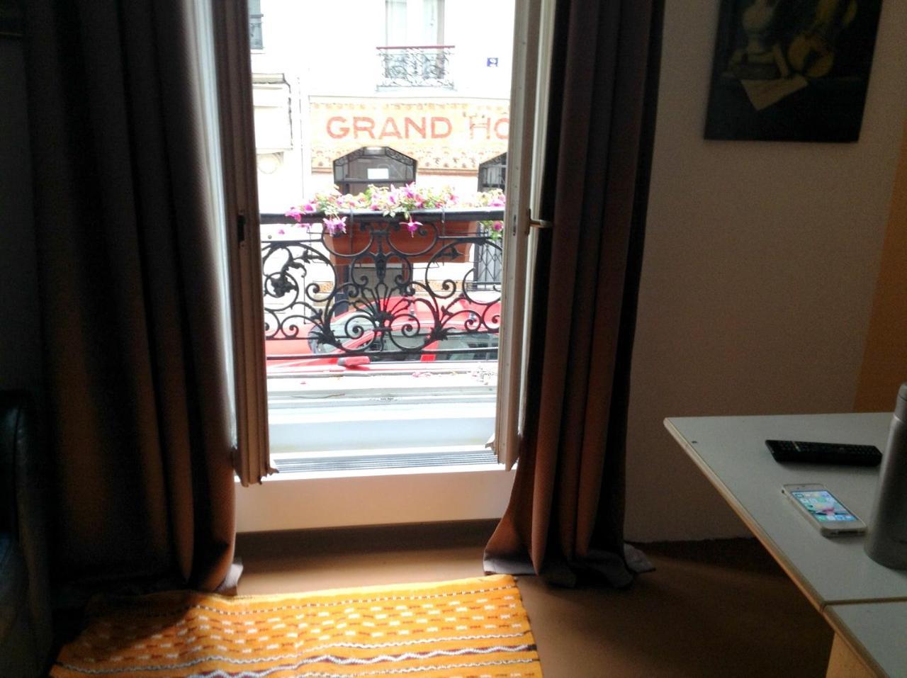 Rue Veron * Paris