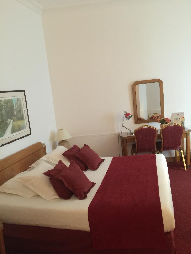 Hotel 6 Vh Paris