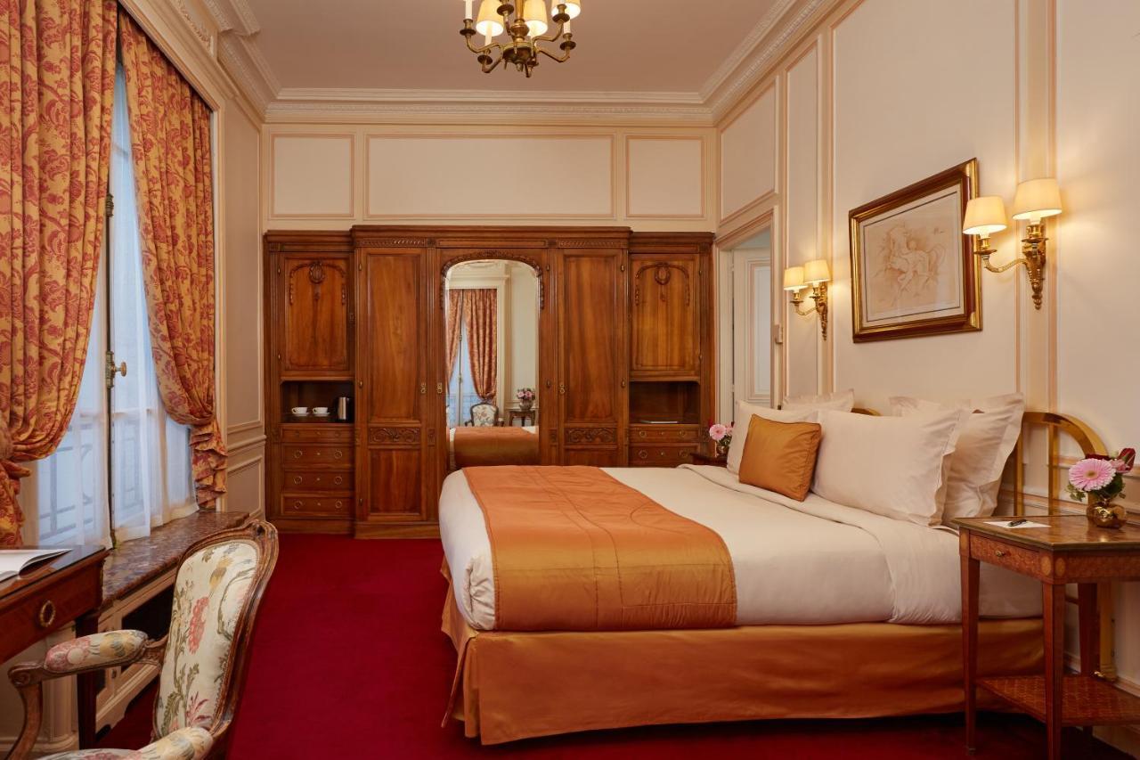 Raphael 5* Paris