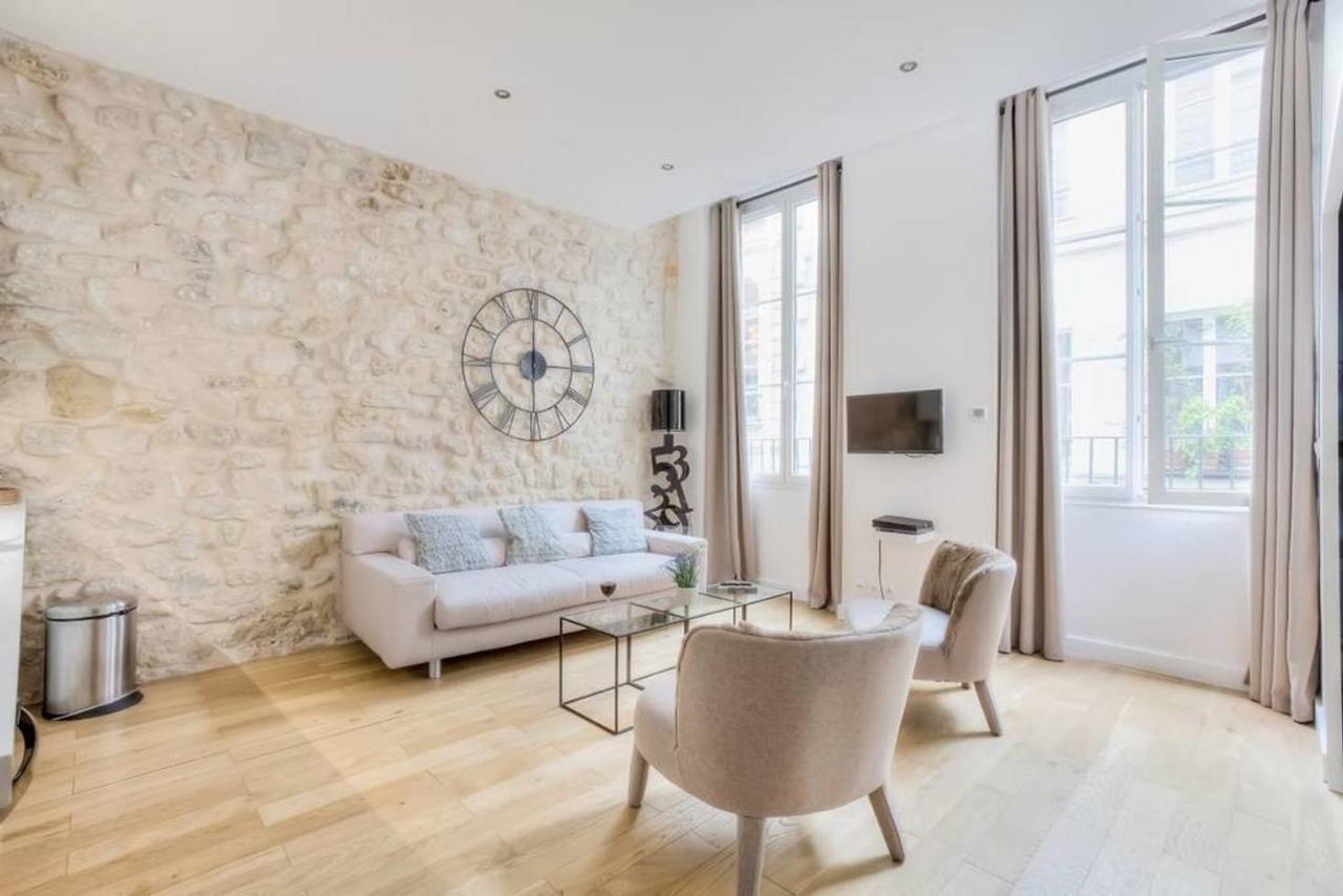 Apartment Designer Flats Louvre / Marais