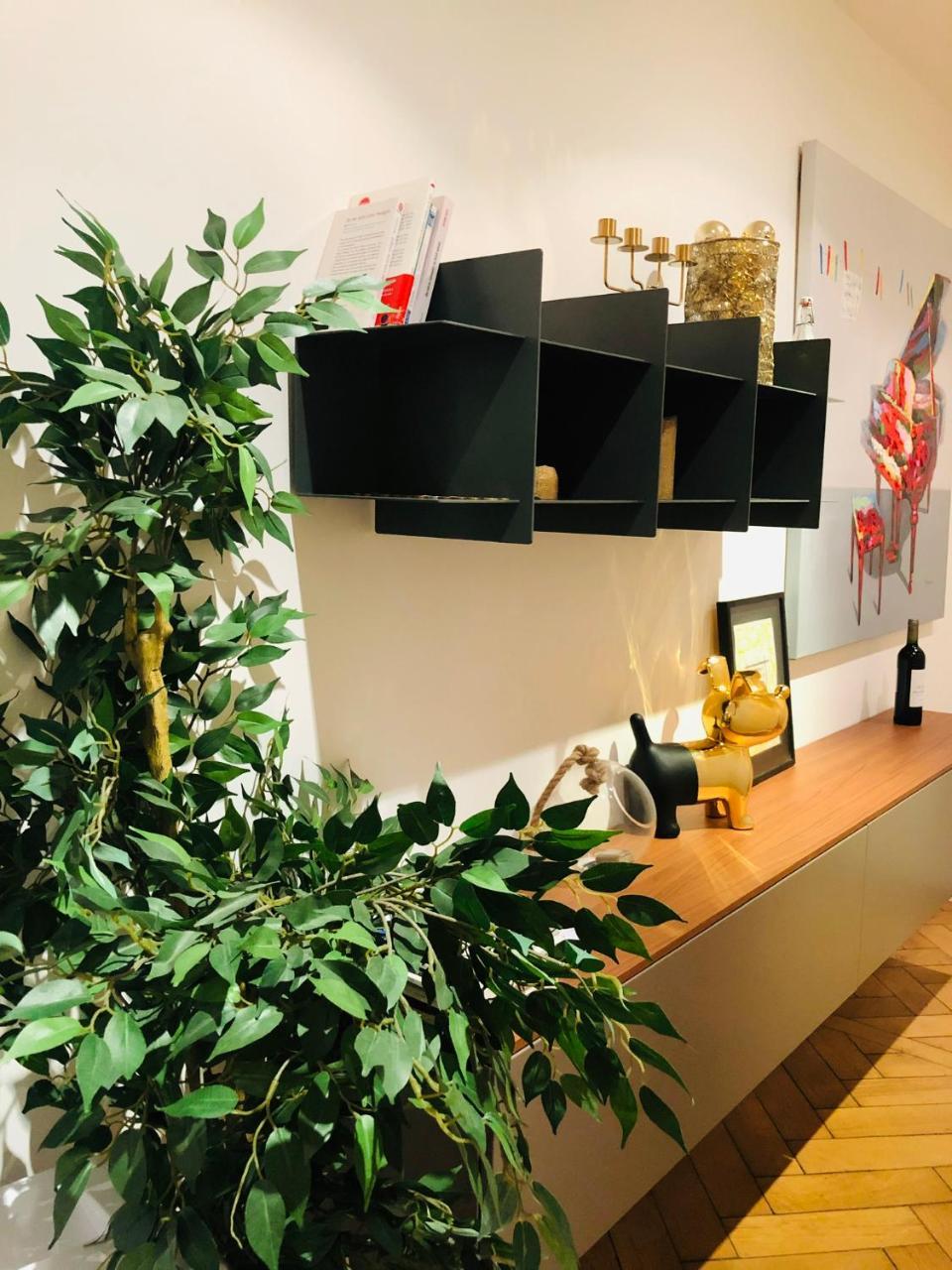 Apartment 21a Marechal Foch Avenue Champs-elysees *