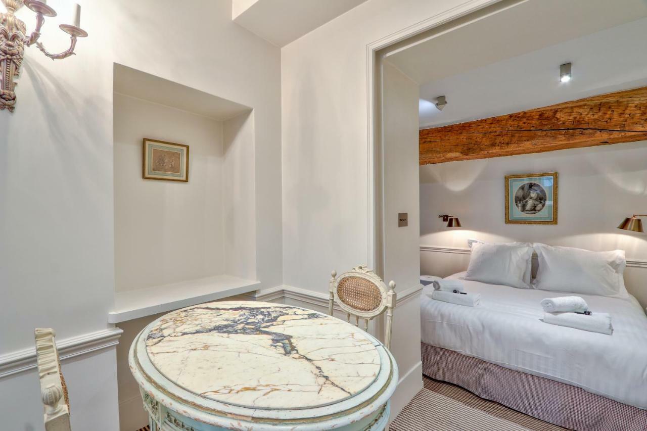Pick A Flat's In Saint Germain - Paul-louis Courier