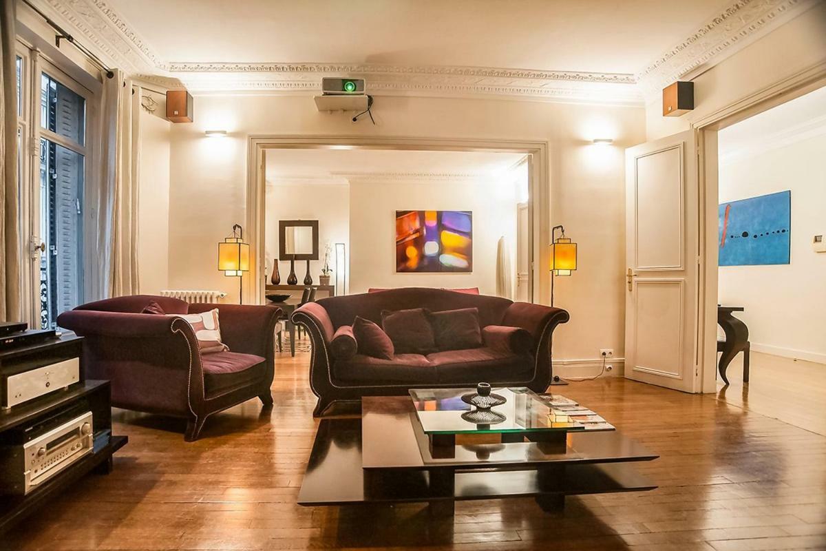 Rue Arsene Houssaye In Appartement Paris