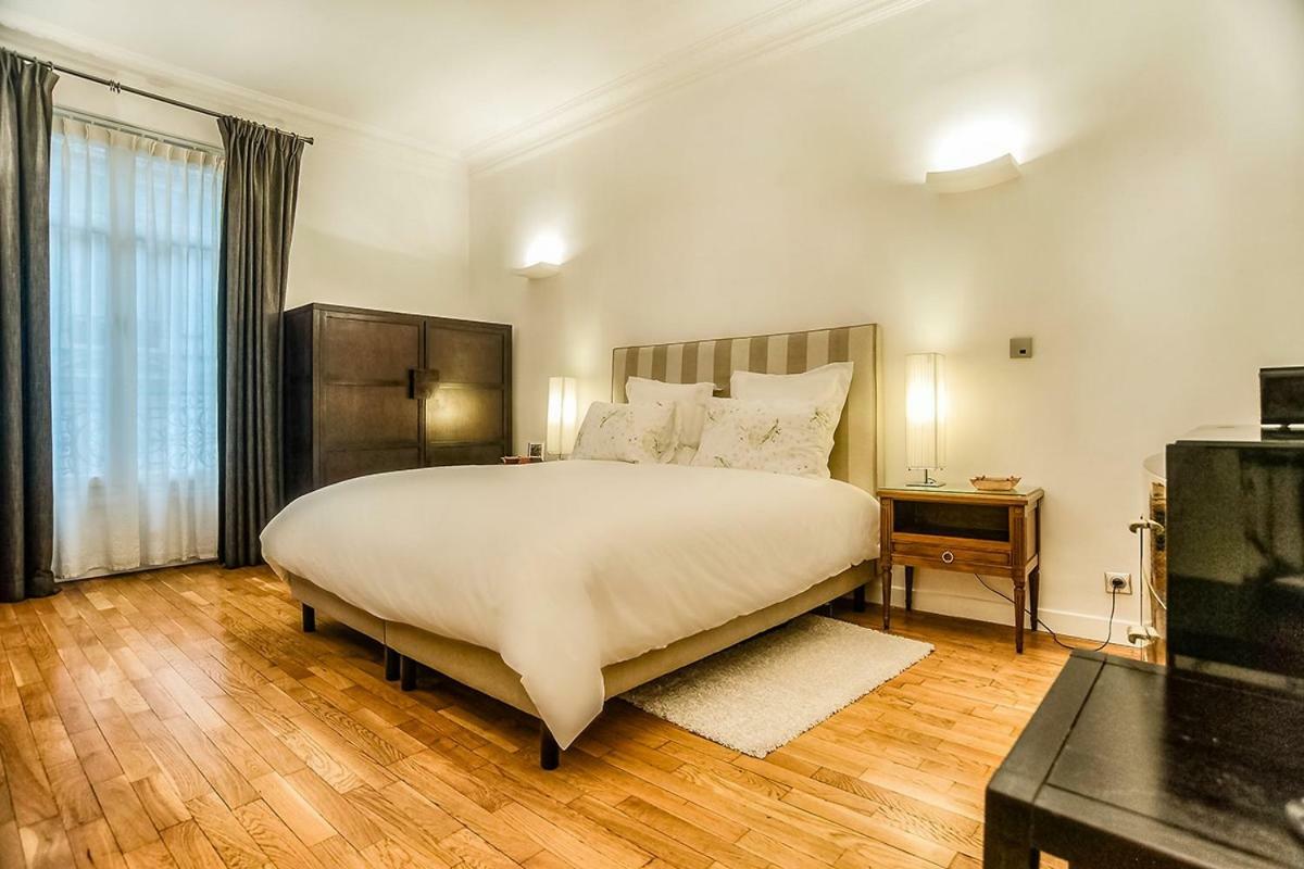 Appartement Rue Arsene Houssaye In Paris