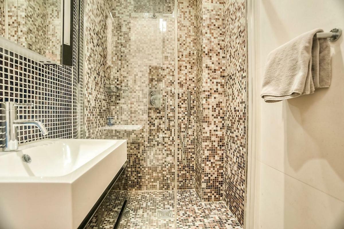 Appartement Rue Arsene Houssaye In Paris