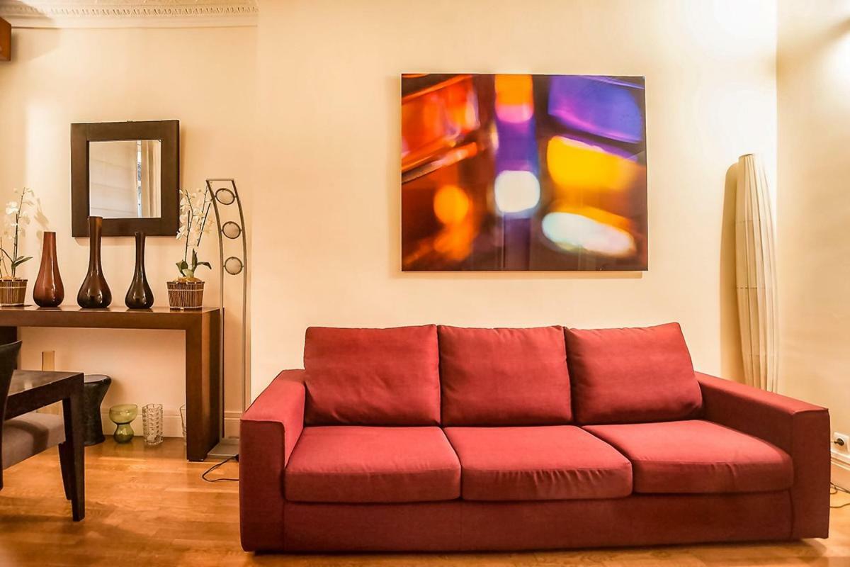 Appartement Rue Arsene Houssaye In Paris