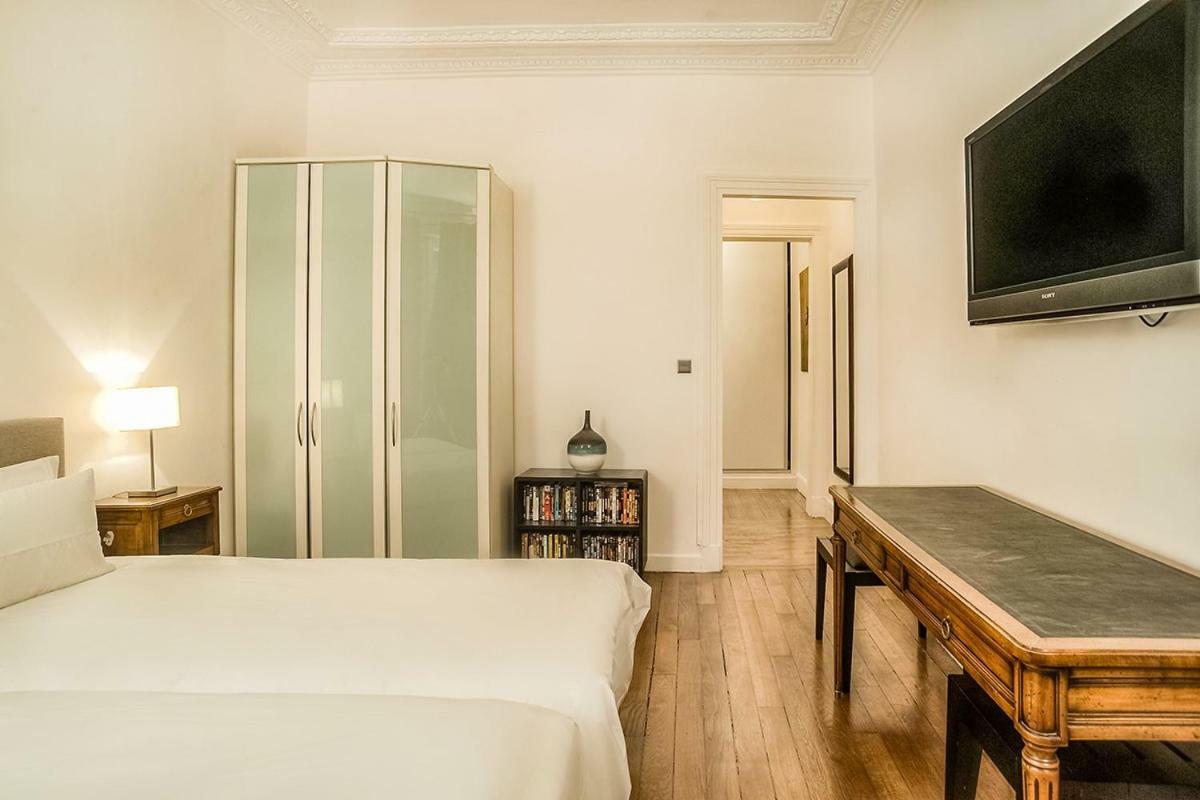 Rue Arsene Houssaye In Appartement Paris