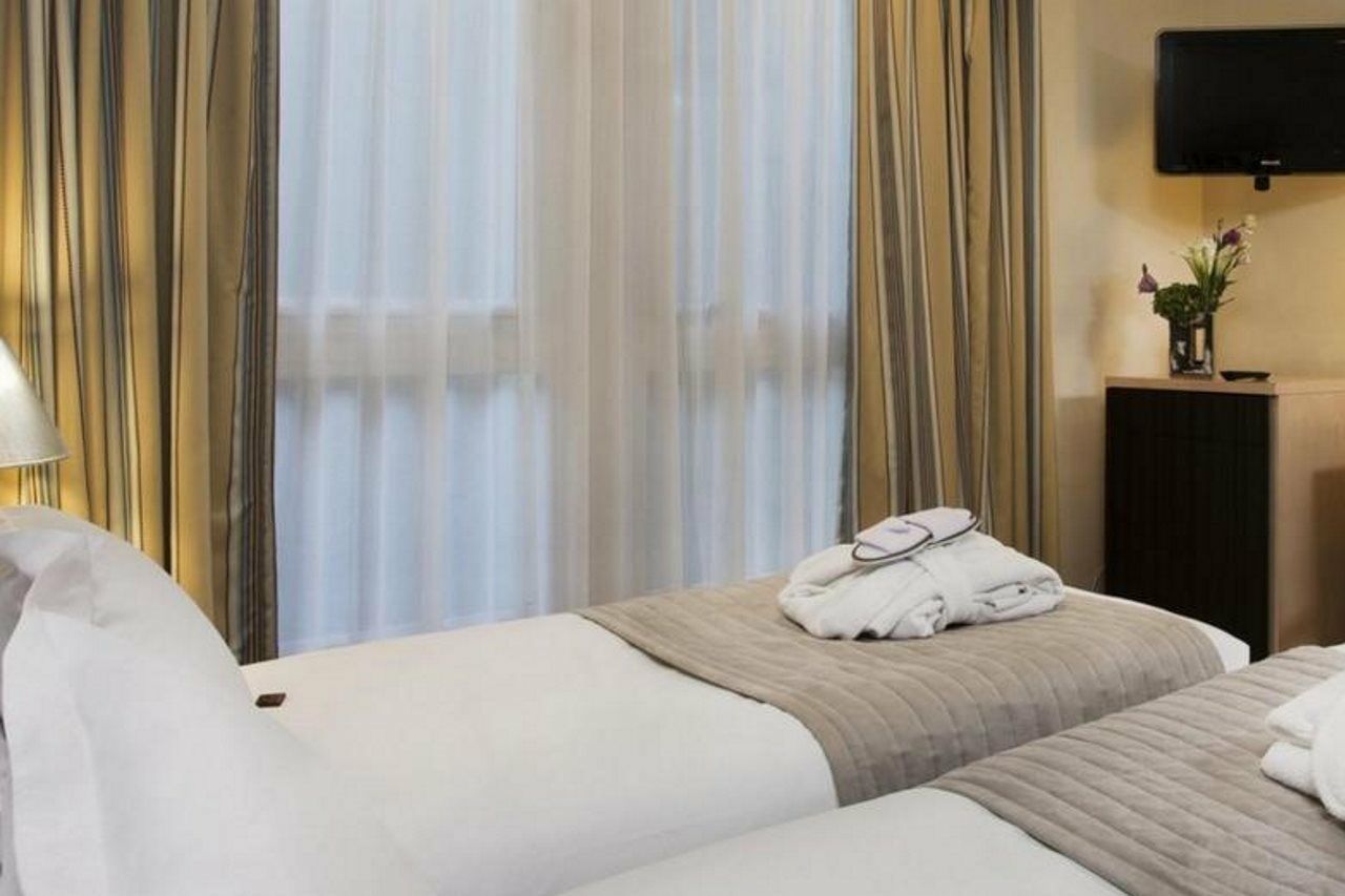 Le Pera 4* Paris