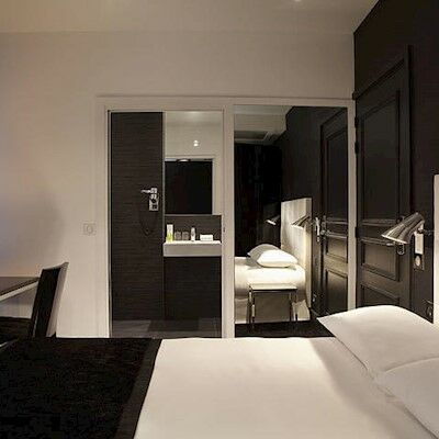 First Tour Eiffel Hotel
