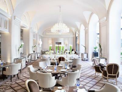 Four Seasons George V Paris