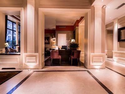 Le Lavoisier Hotel 4*