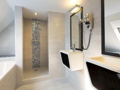 Hotel R. Kipling By Happyculture