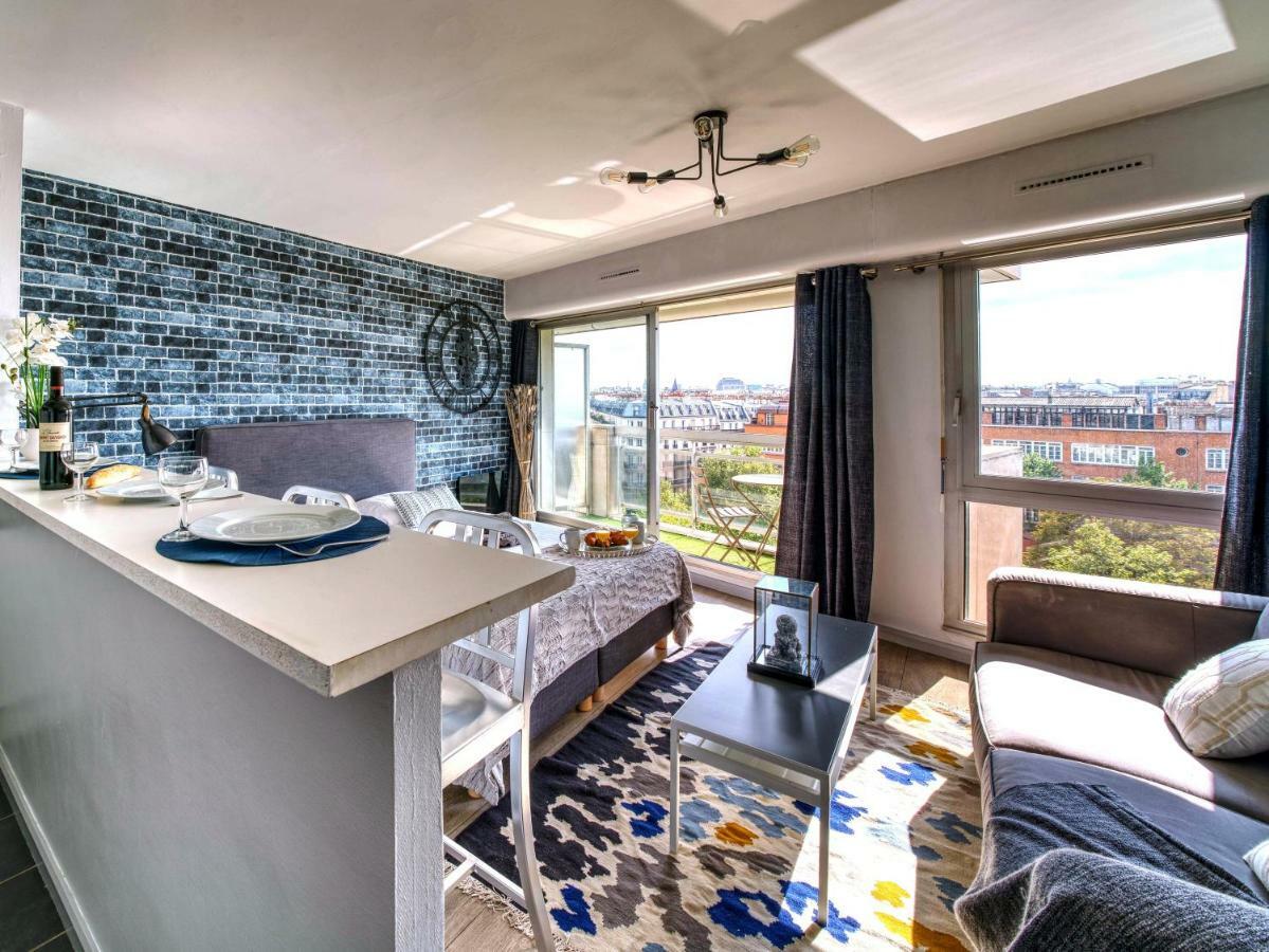 Amazing View Of Apartment Paris