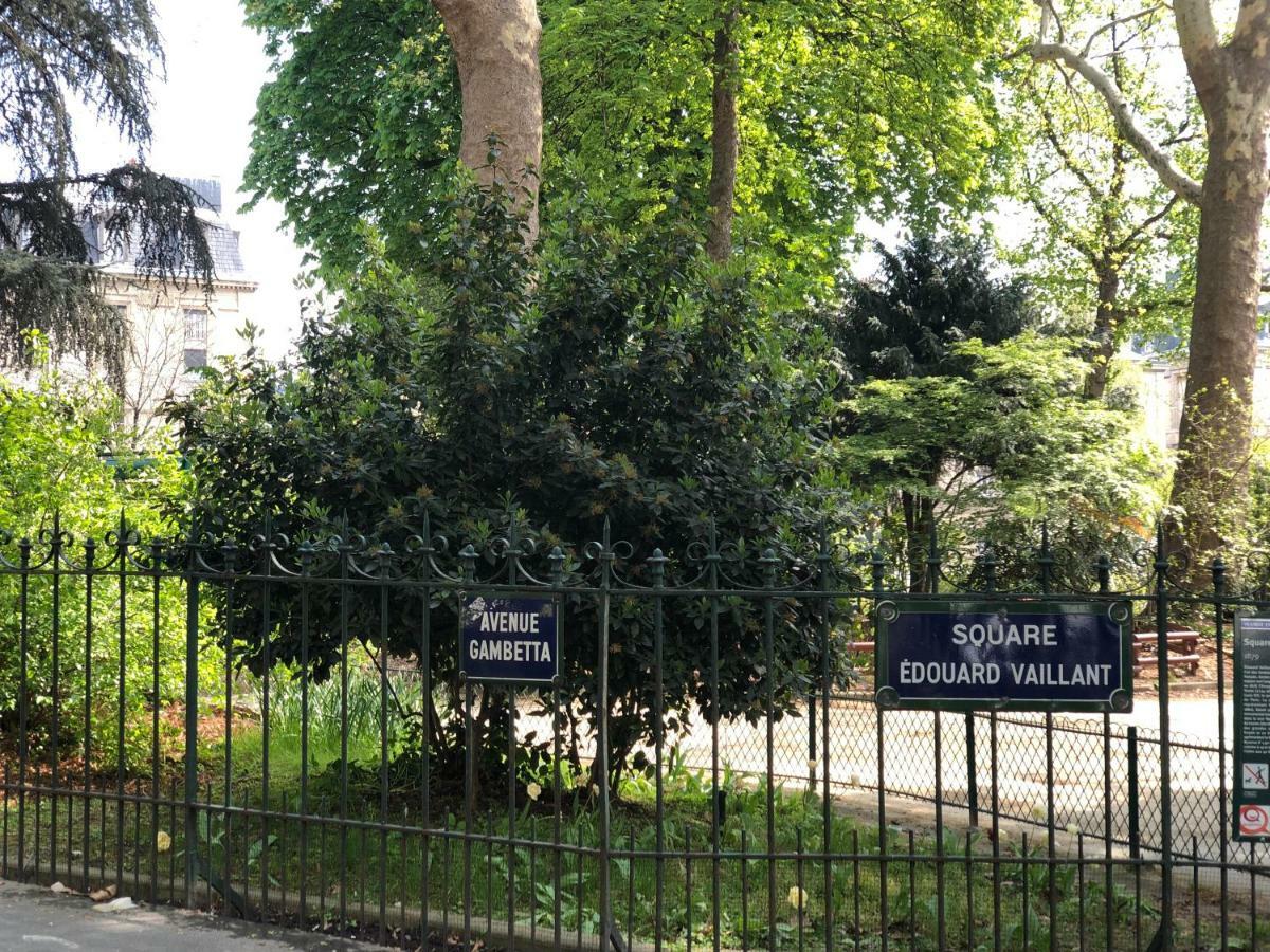 Metro Gambetta Apartment Paris