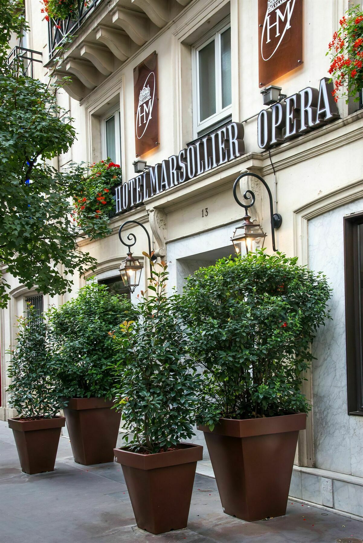 Korner Louvre Hotel