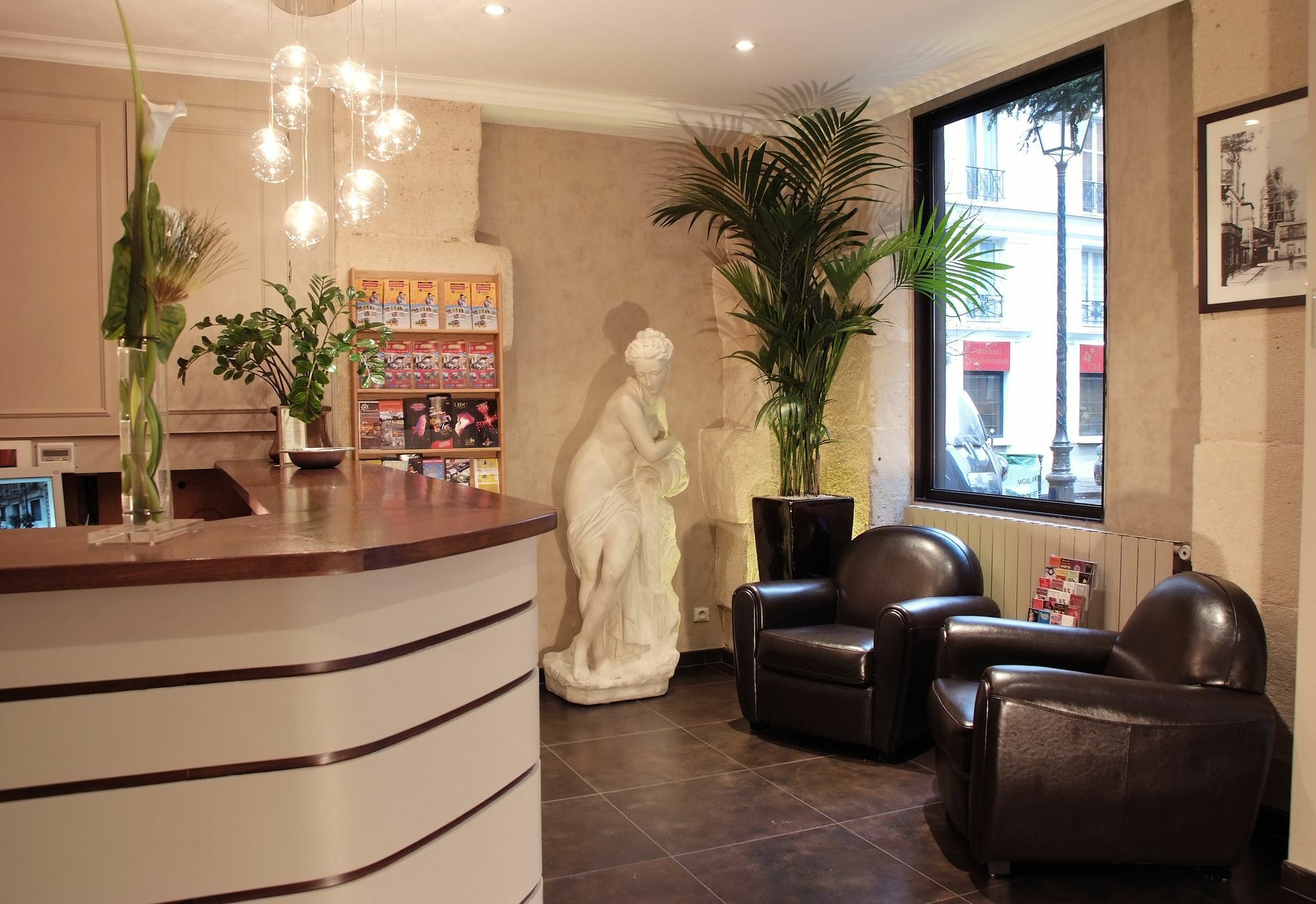 Korner Louvre Hotel 3*