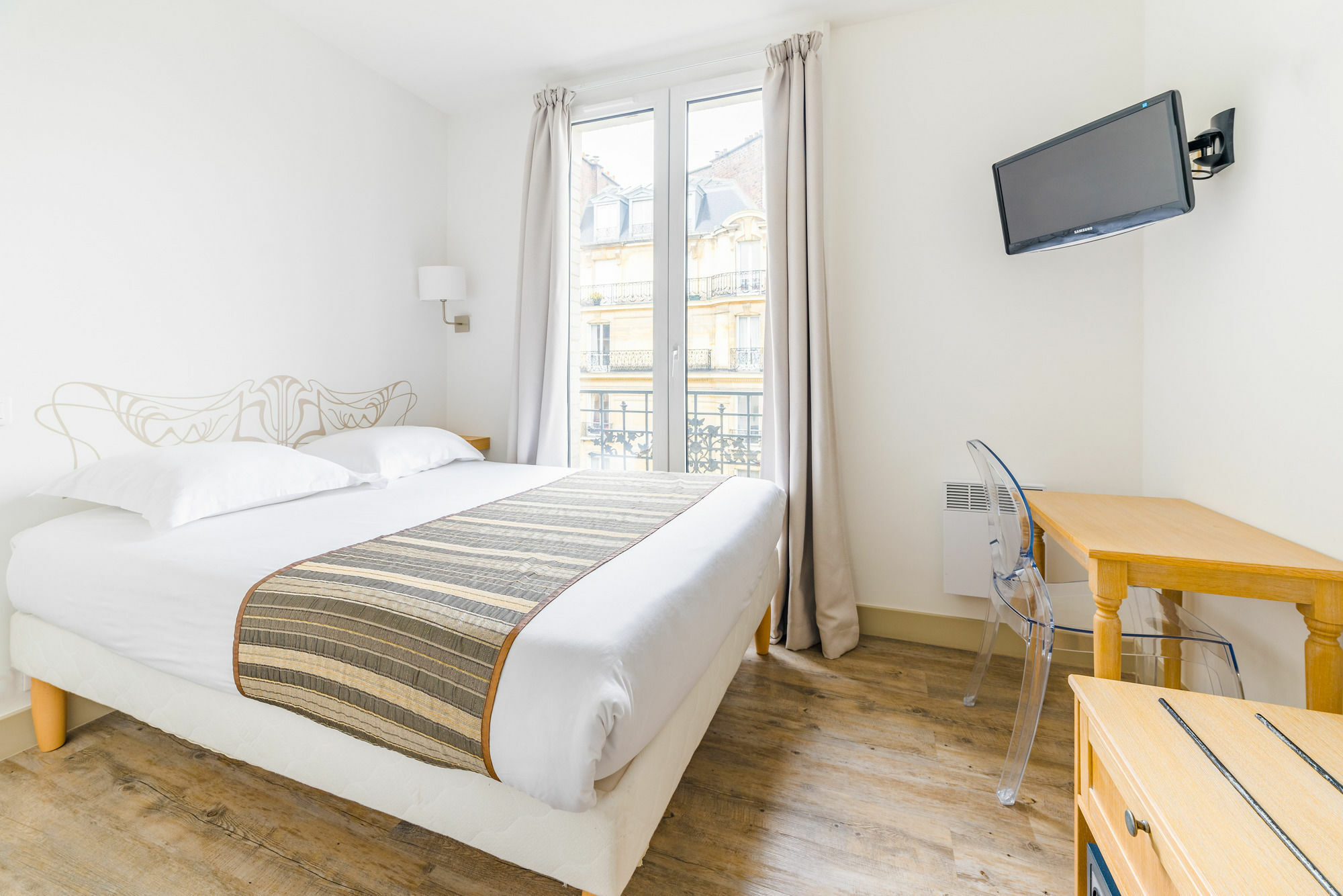 Korner Eiffel Hotel 3*