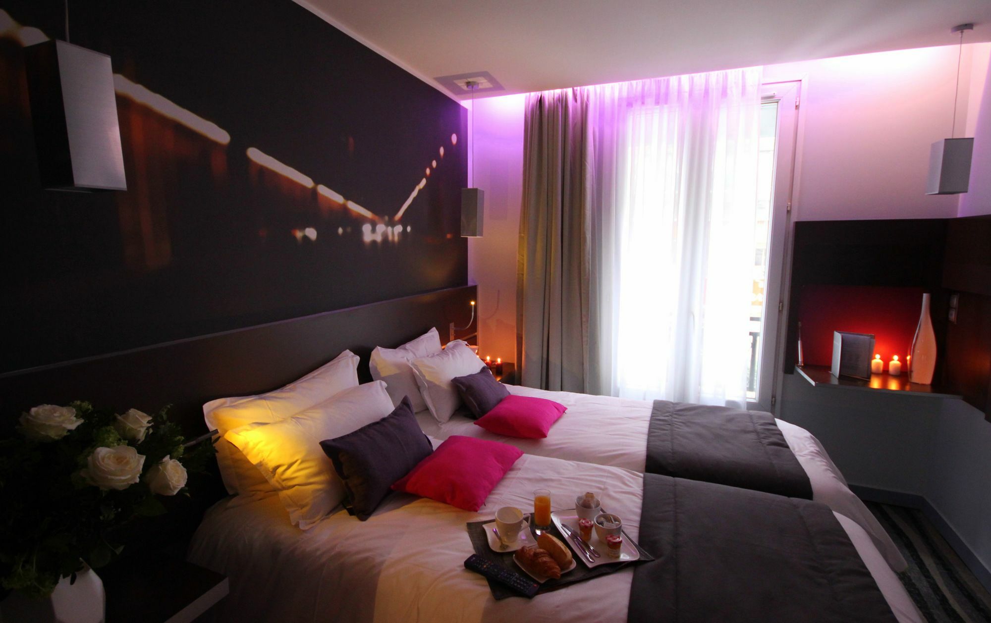 Hotel Lumières Montmartre Paris