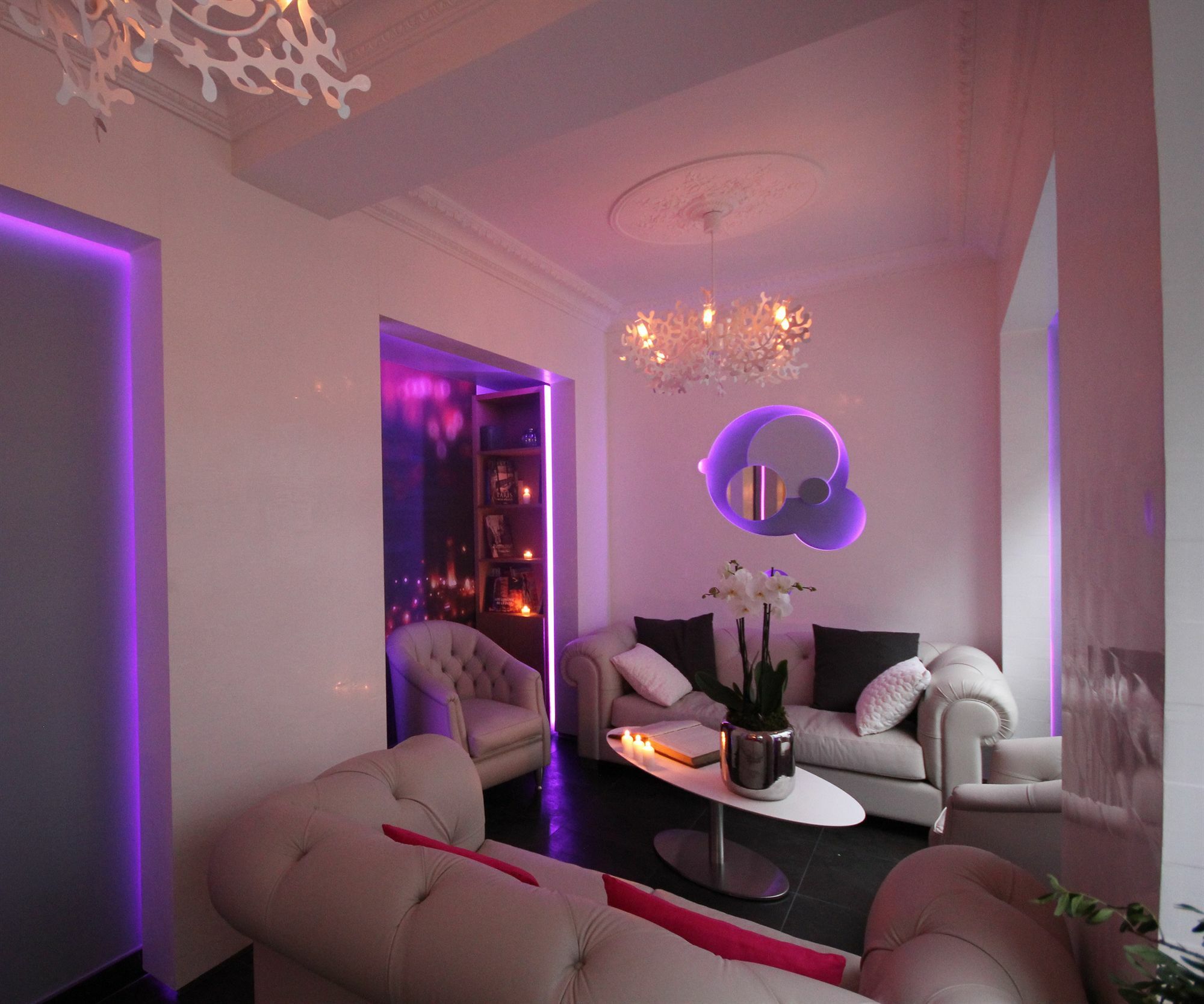 Lumières Montmartre Hotel Paris