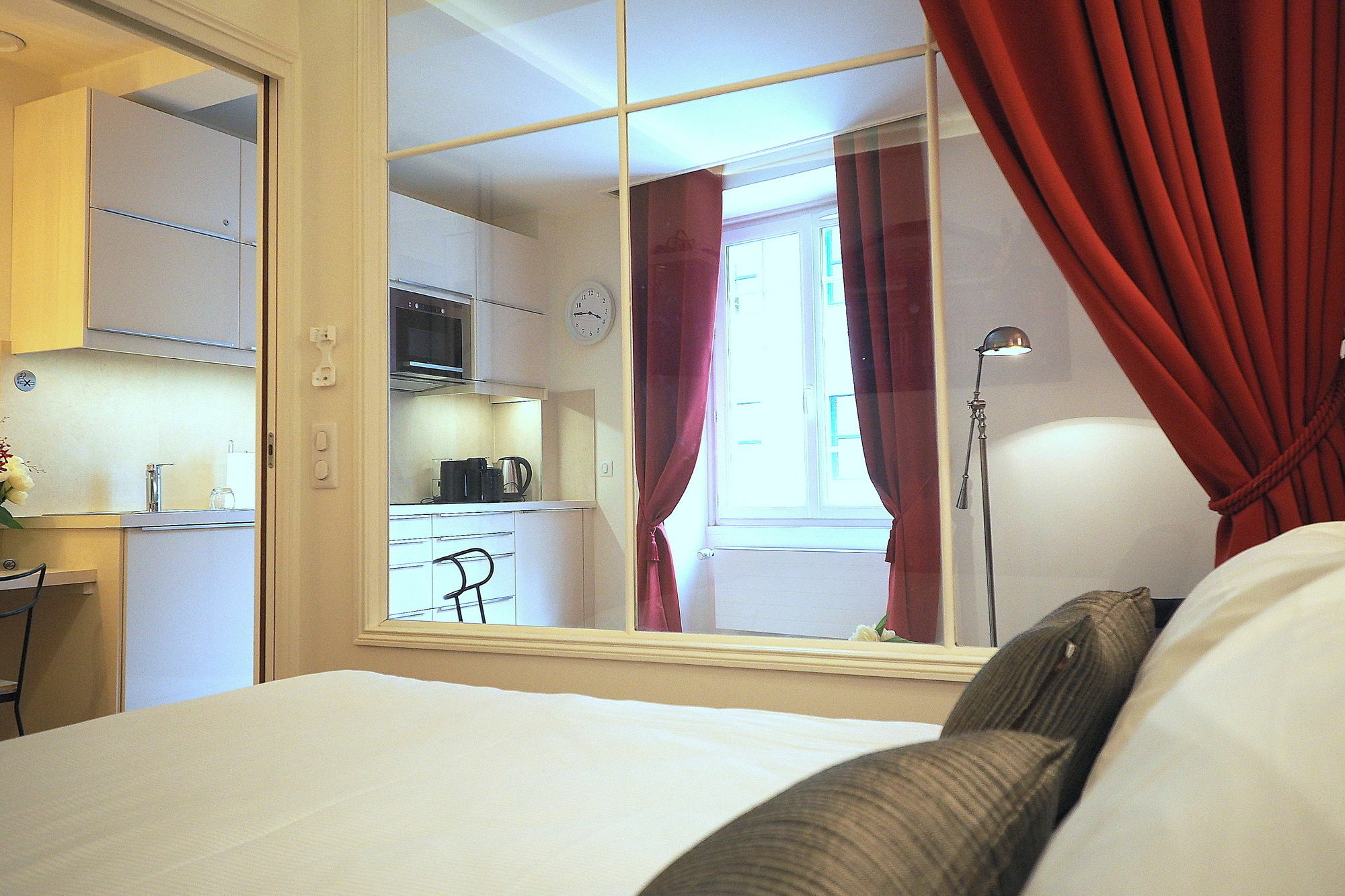 Louvre Opera Design Chicsuites Apartment