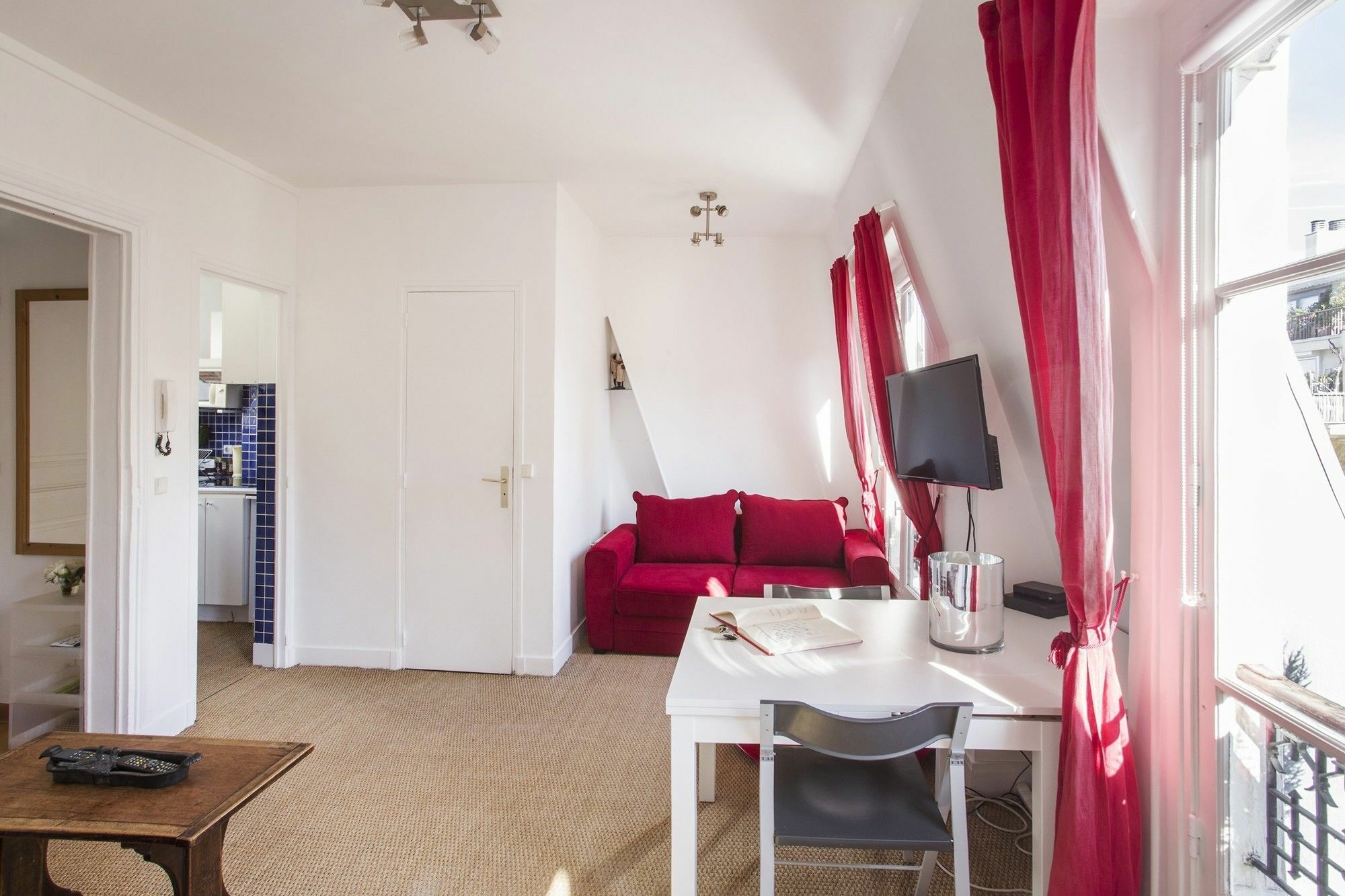 Apartment Designer - Eiffel Tower