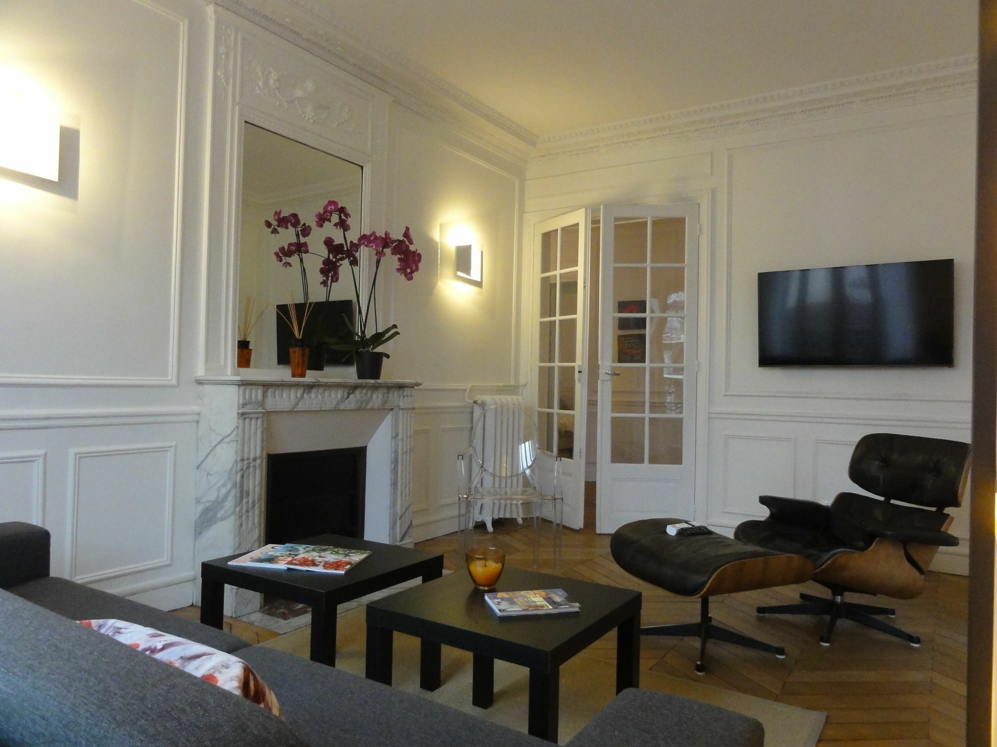 Authentic Tour Eiffel Apartment