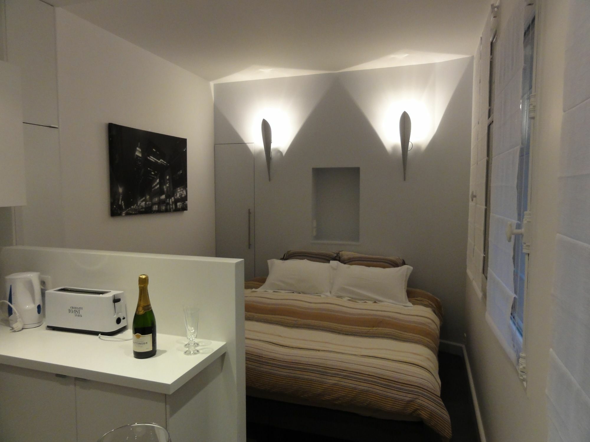 Authentic Tour Eiffel Apartment *