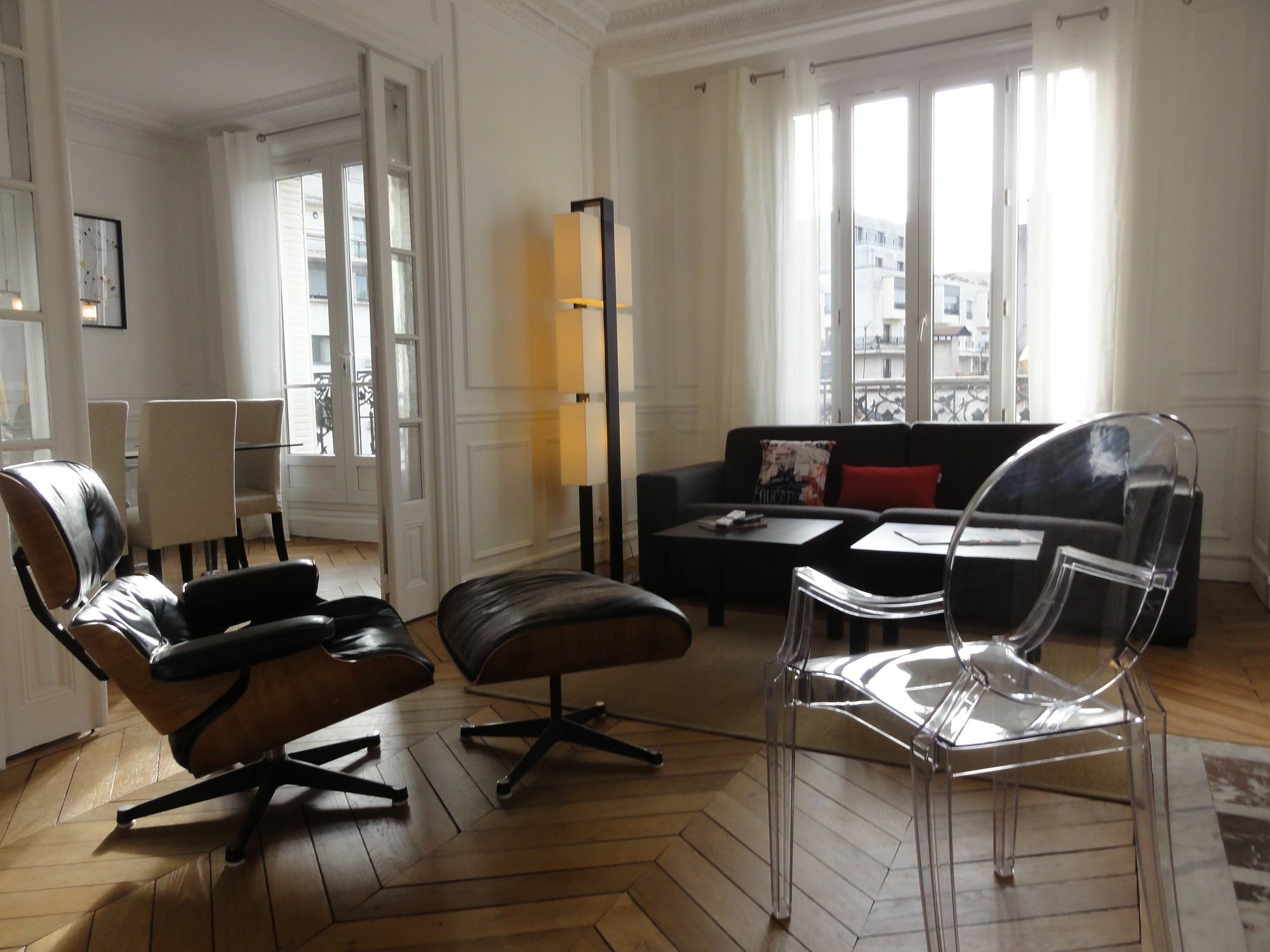 Authentic Tour Eiffel Apartment