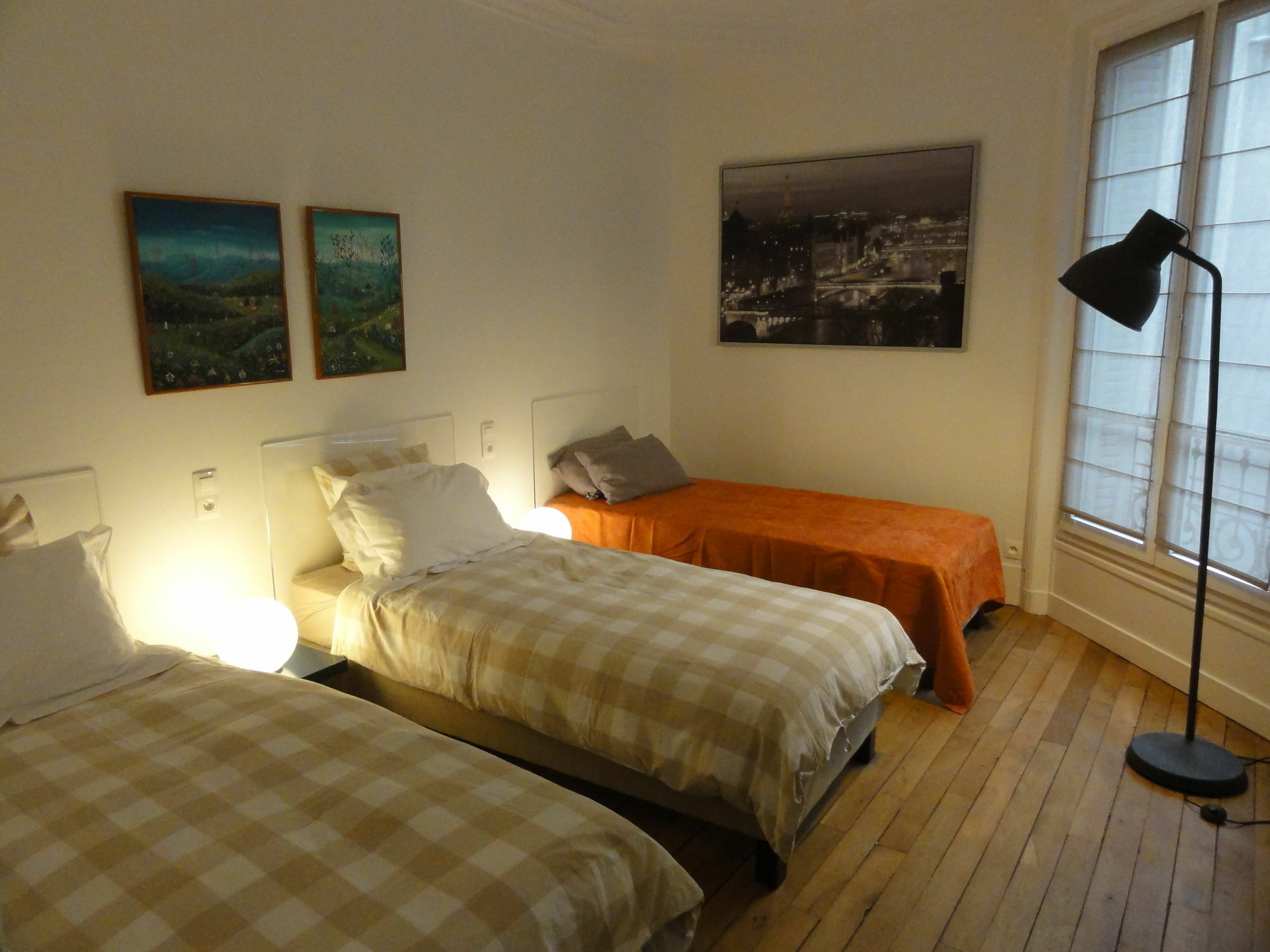 Authentic Tour Eiffel Apartment Paris