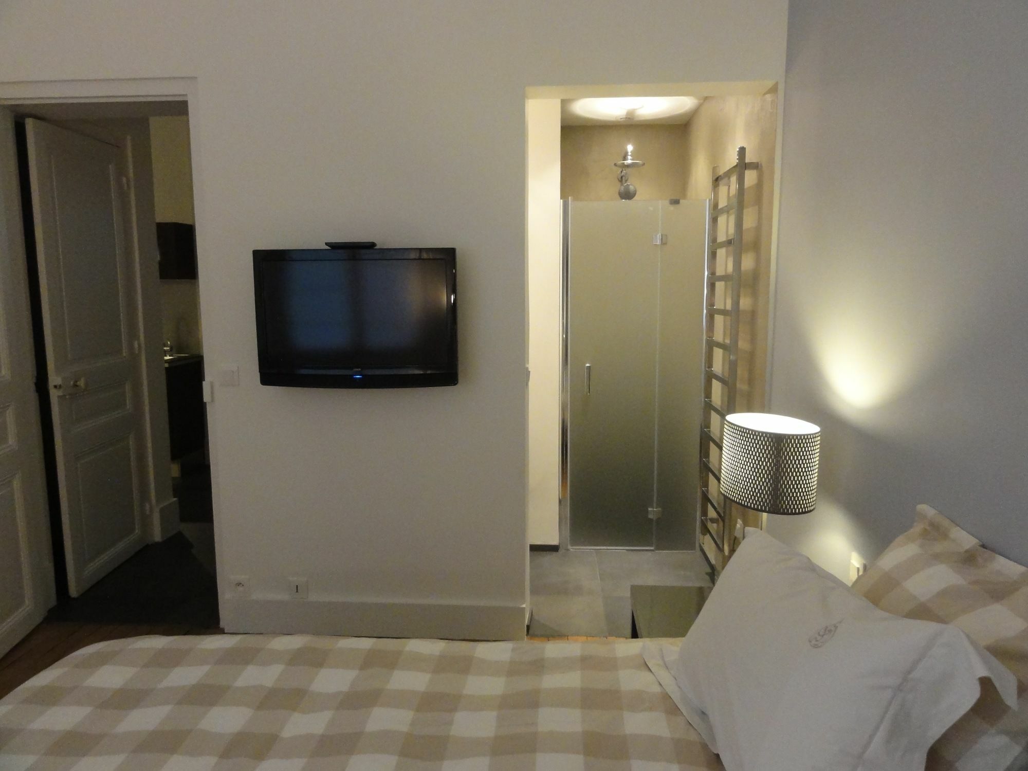 Authentic Tour Eiffel Apartment *